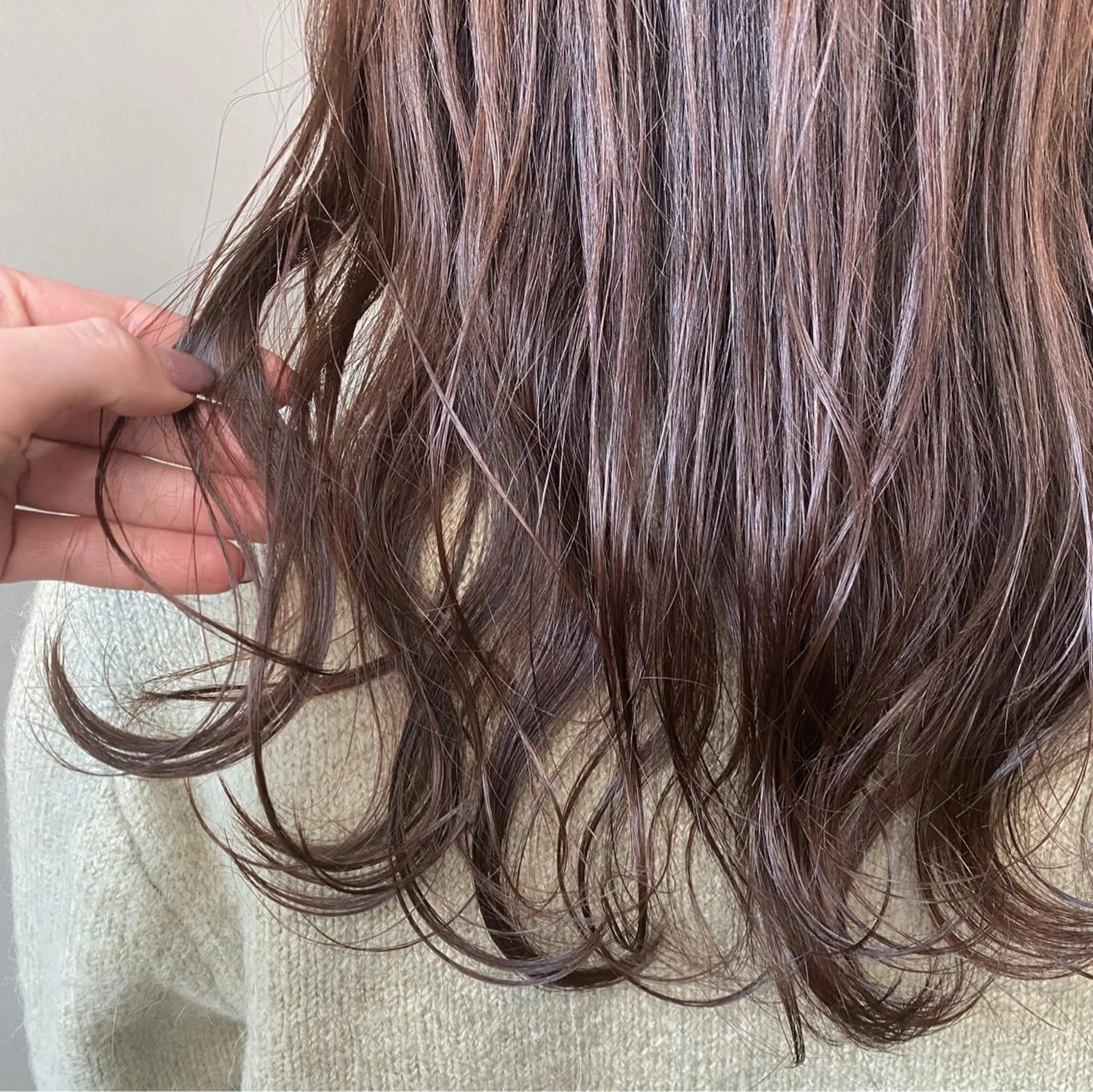 セミロング カラー カット ヘアカラー 畑中 愛梨のヘアスタイル