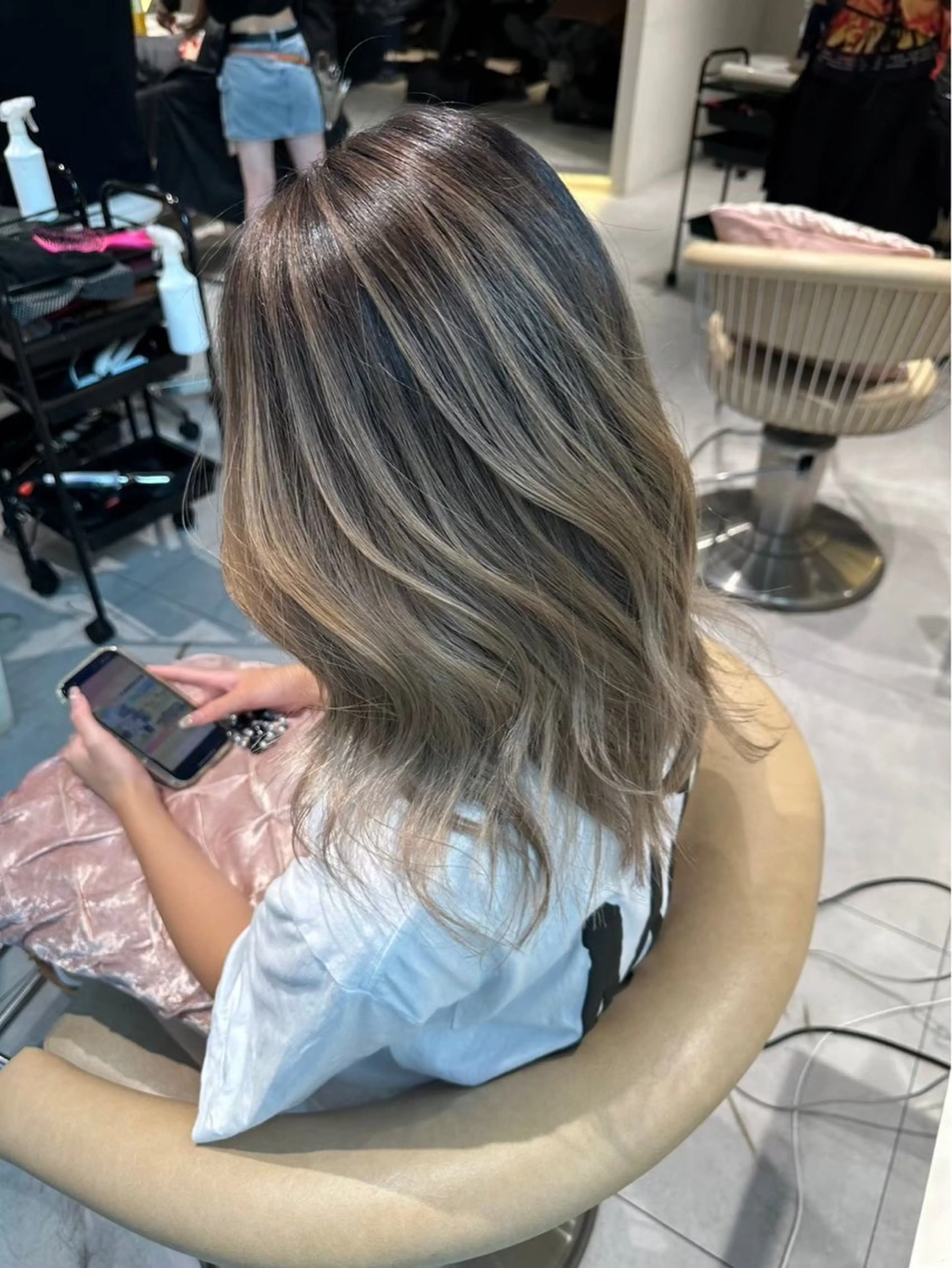 ロング カラー ヘアカラー トリートメント Lond Le'aのヘアスタイル
