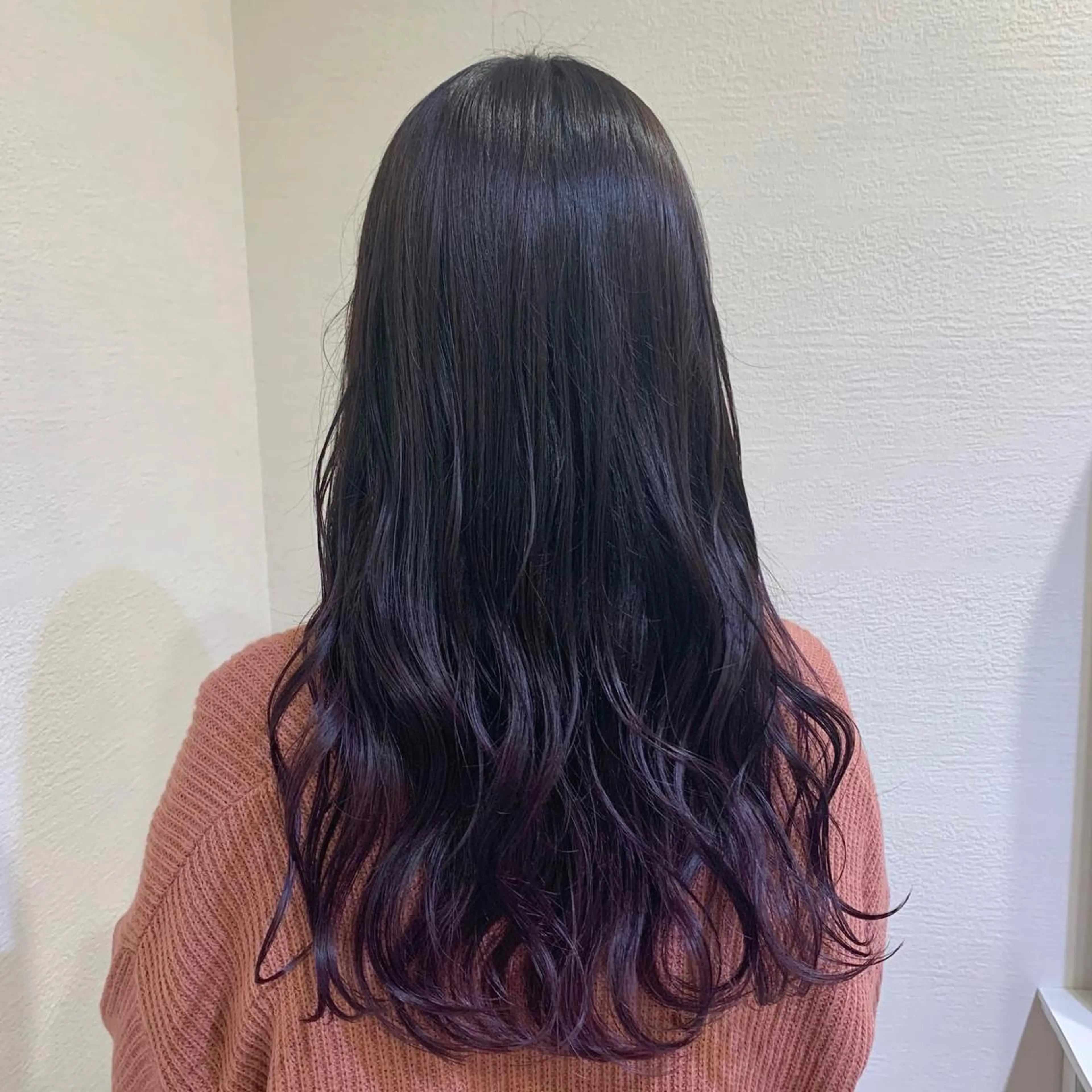 ロング カラー グラデーションカラー バイオレットカラー しながわ はるかのヘアスタイル