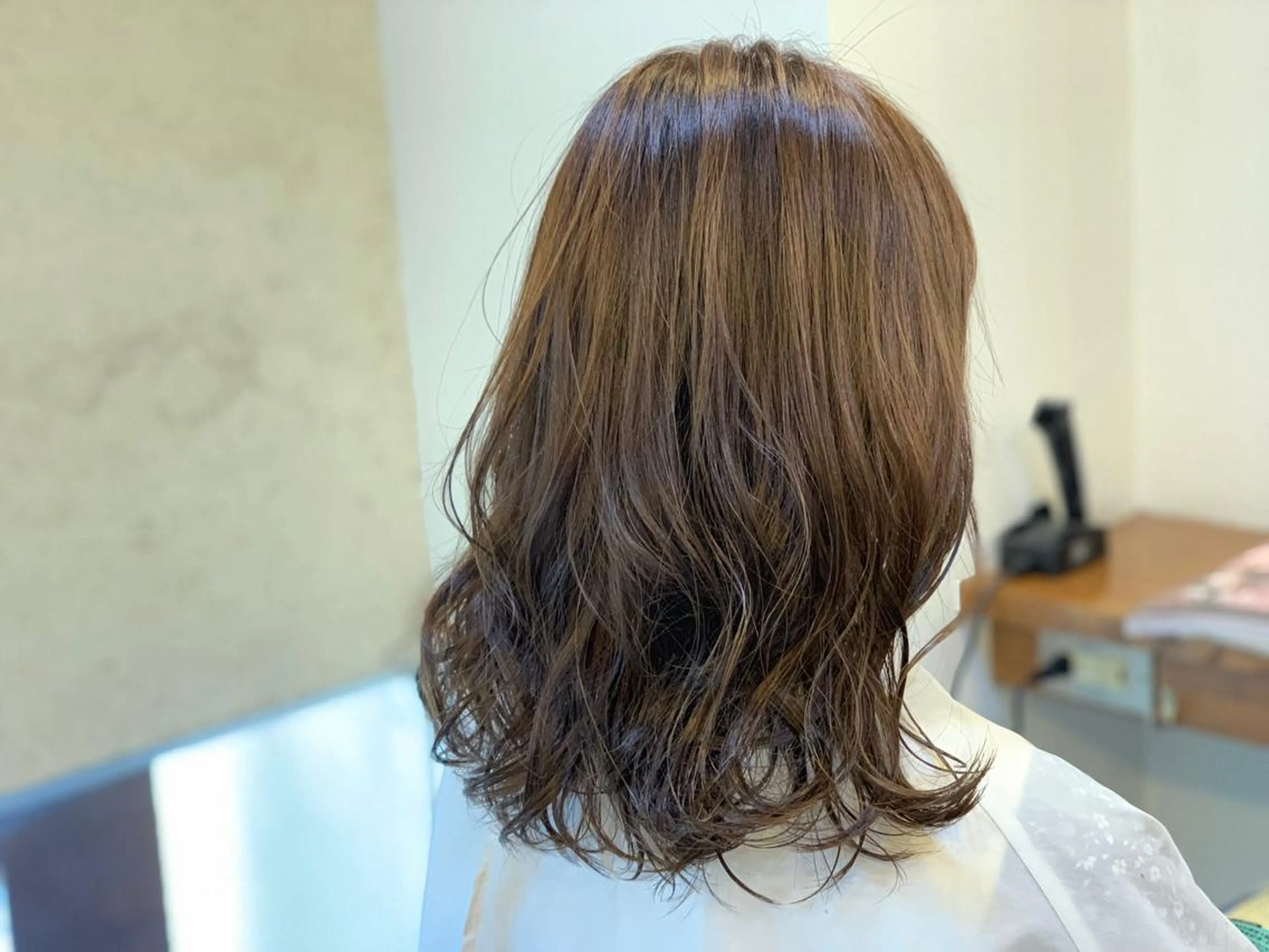 ミディアム カラー アッシュ ベージュカラー ヘアカラー トリートメント IORI #韓国ヘア#髪質改善のヘアスタイル