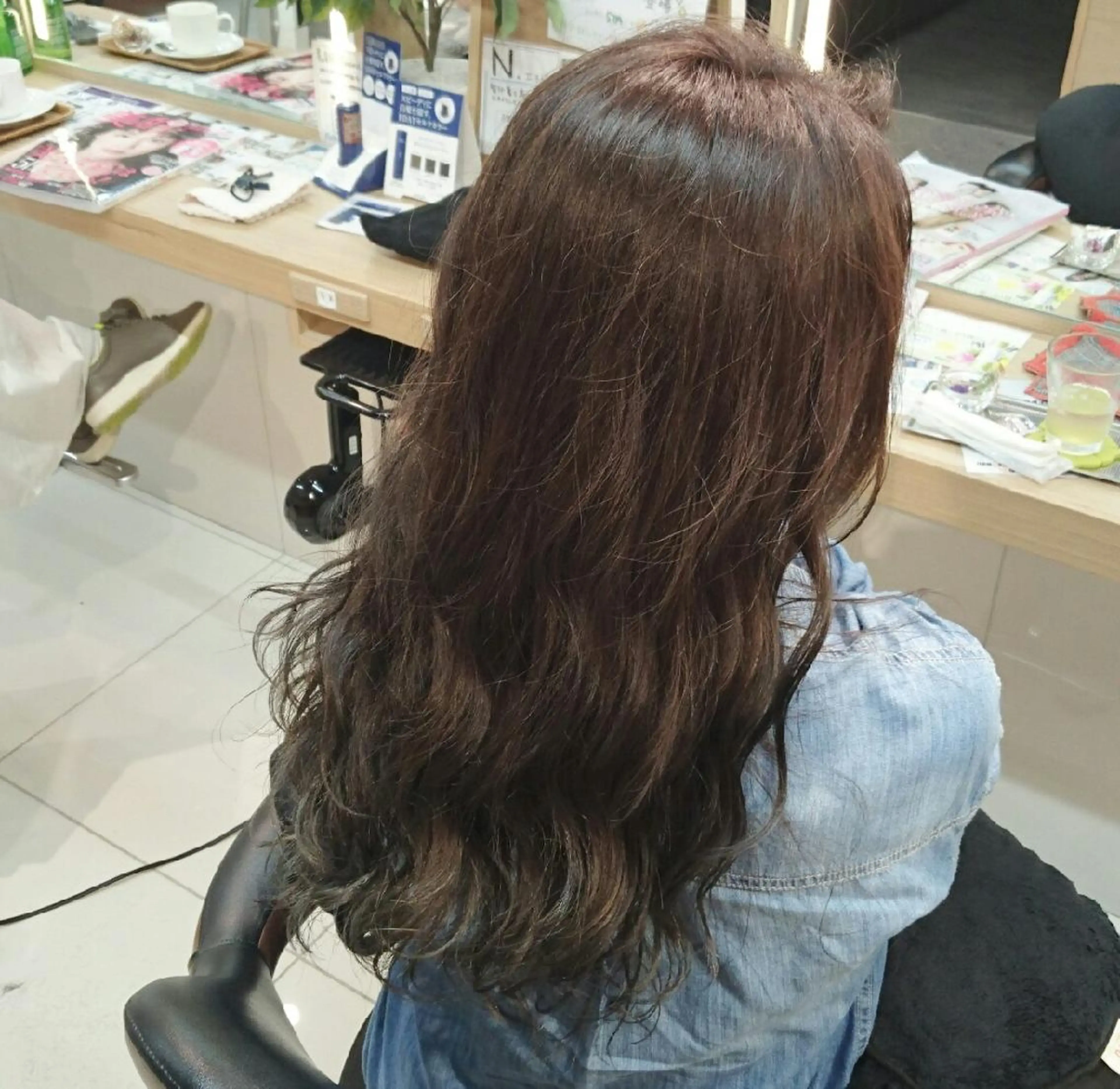 ロング カラー グラデーションカラー 透明感ハイライト◎ 伊藤夏海のヘアスタイル