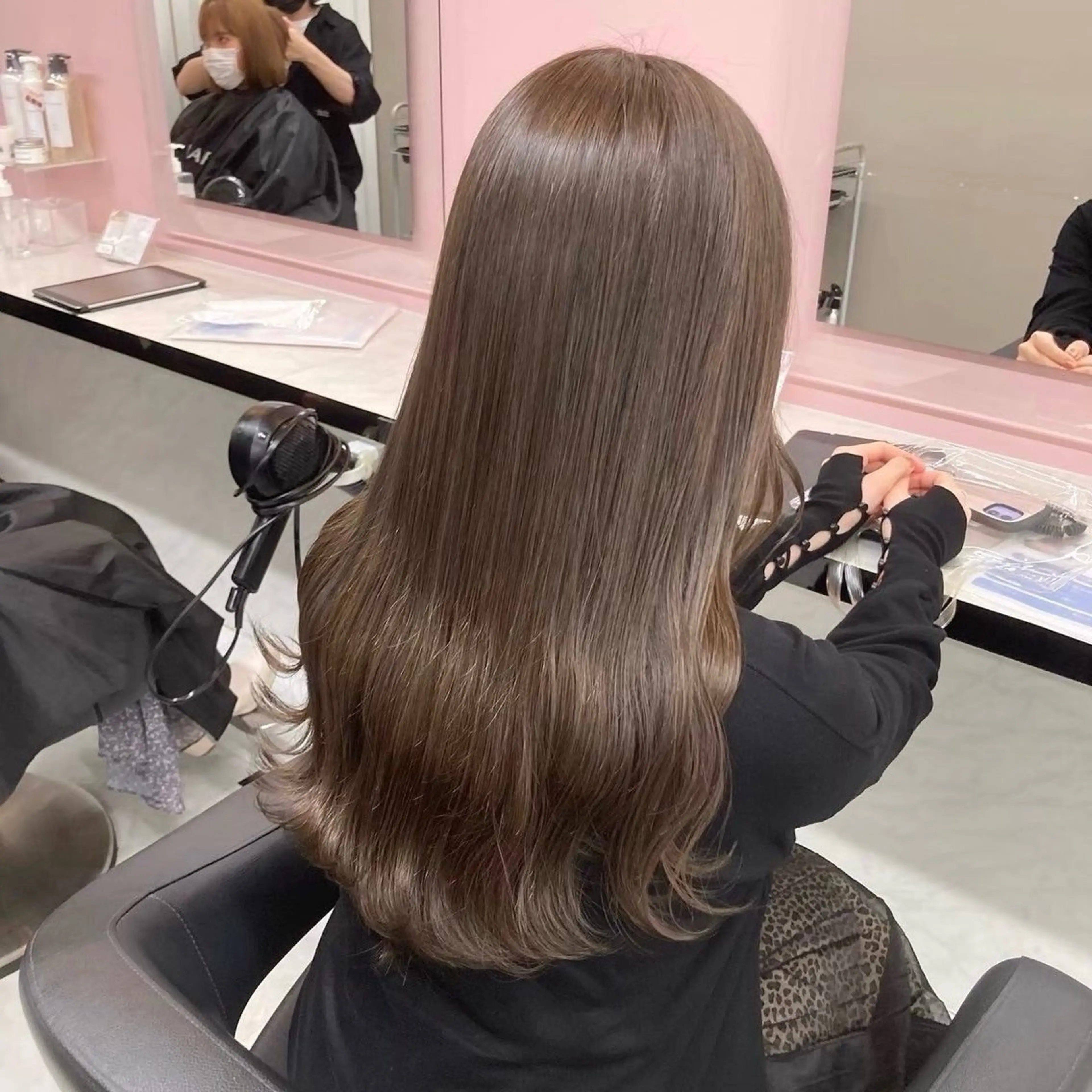 ロング カラー ヘアカラー トリートメント 海外風ブリーチなし 🫒Rion🫒🩶のヘアスタイル