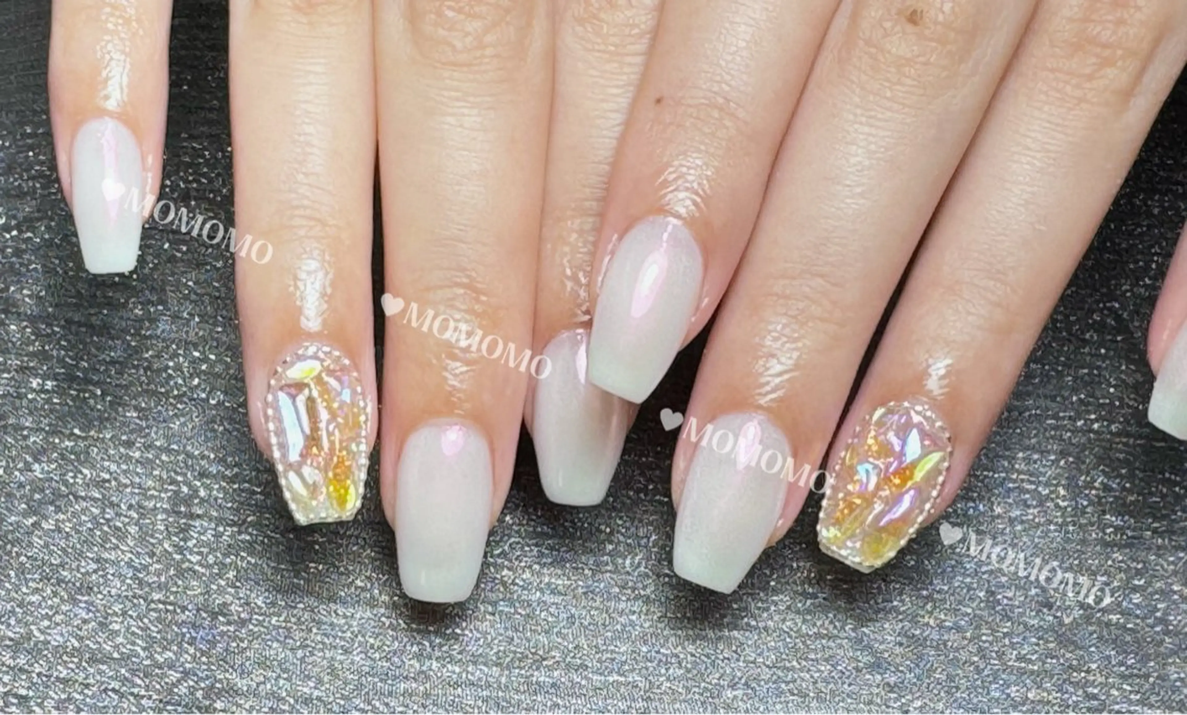 ネイル ストーンネイル ハンドネイル MOMO nail所属・NIITSU 川崎のネイルデザイン