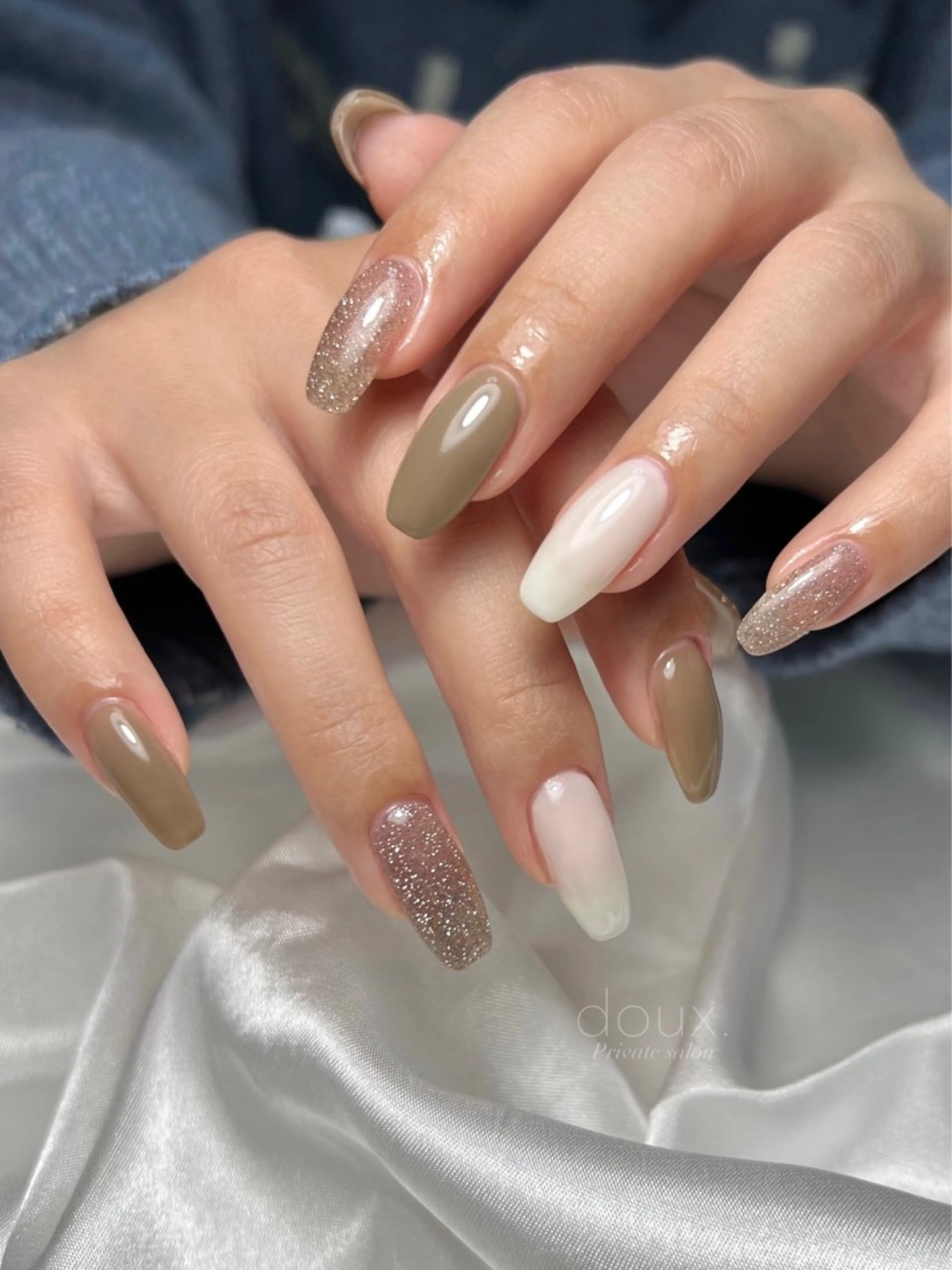 ネイル フラッシュネイル キラキラネイル 韓国ネイル マグネットネイル ミラーネイル ハンドネイル doux. nailのネイルデザイン