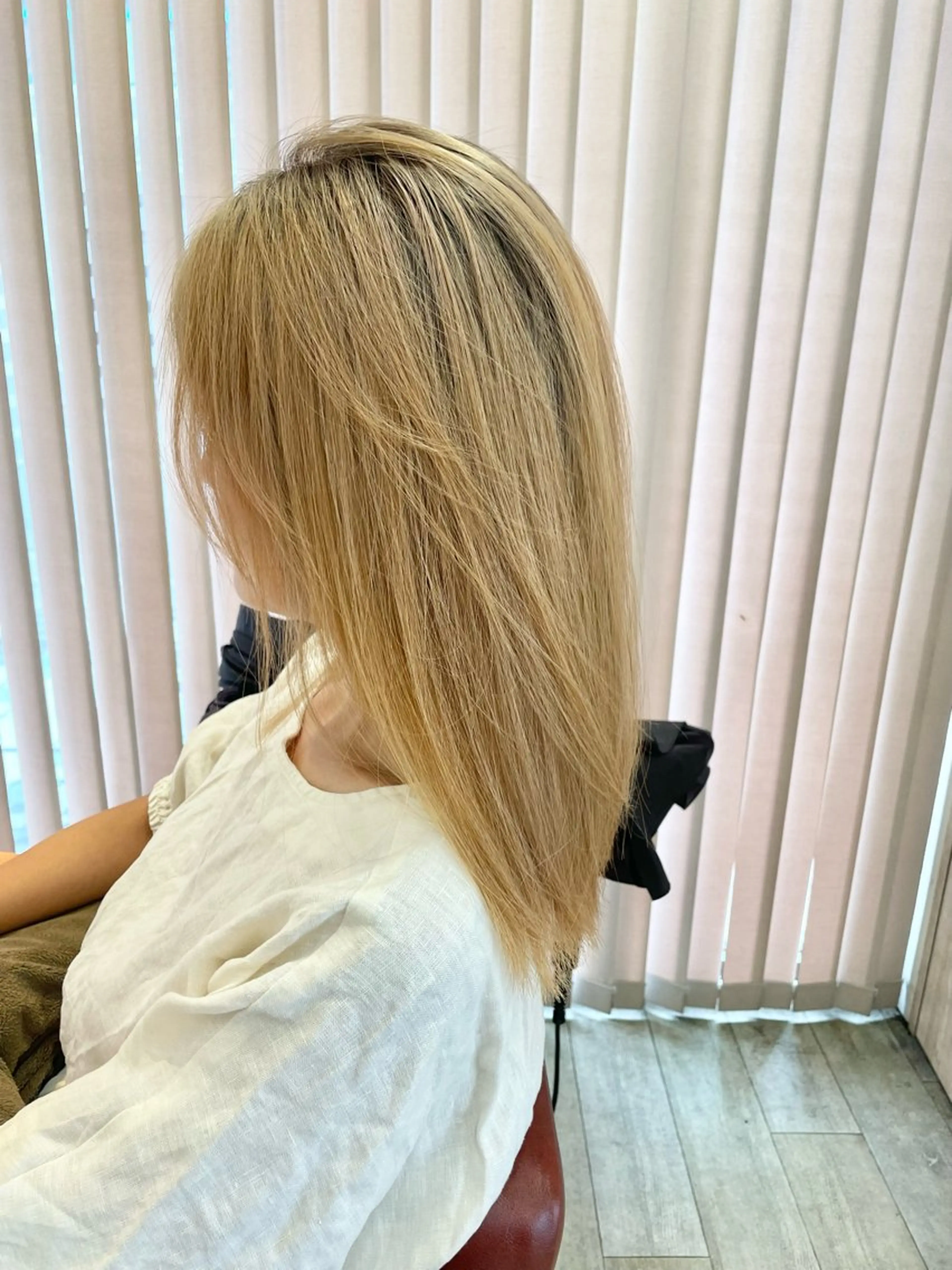 セミロング カラー ブロンド ✨横須賀髪質改善✨️ 加藤 百音のヘアスタイル