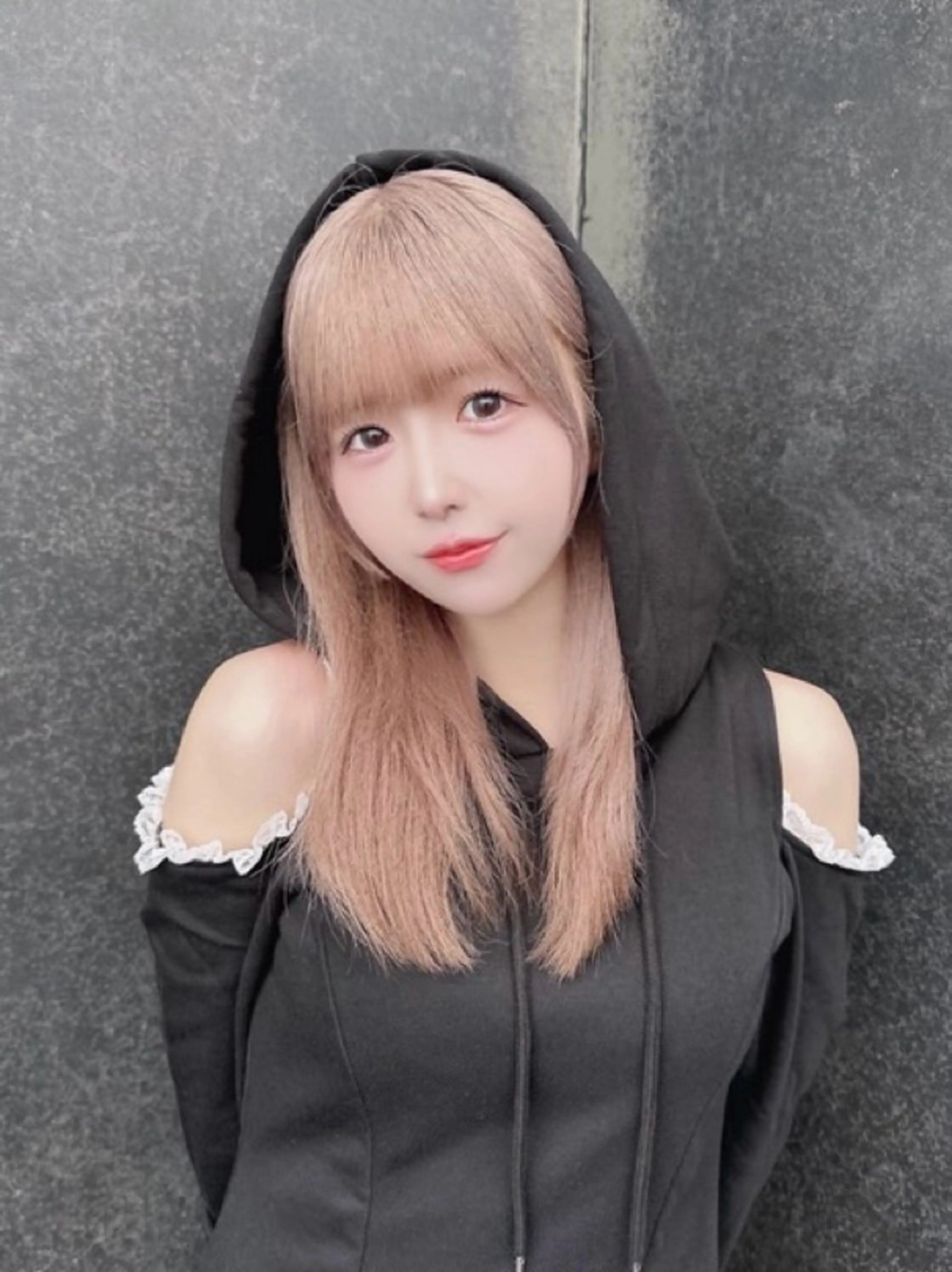 ロング カラー カット ヘアカラー トリートメント ハイトーン×韓国ヘア 💍tiam💍のヘアスタイル