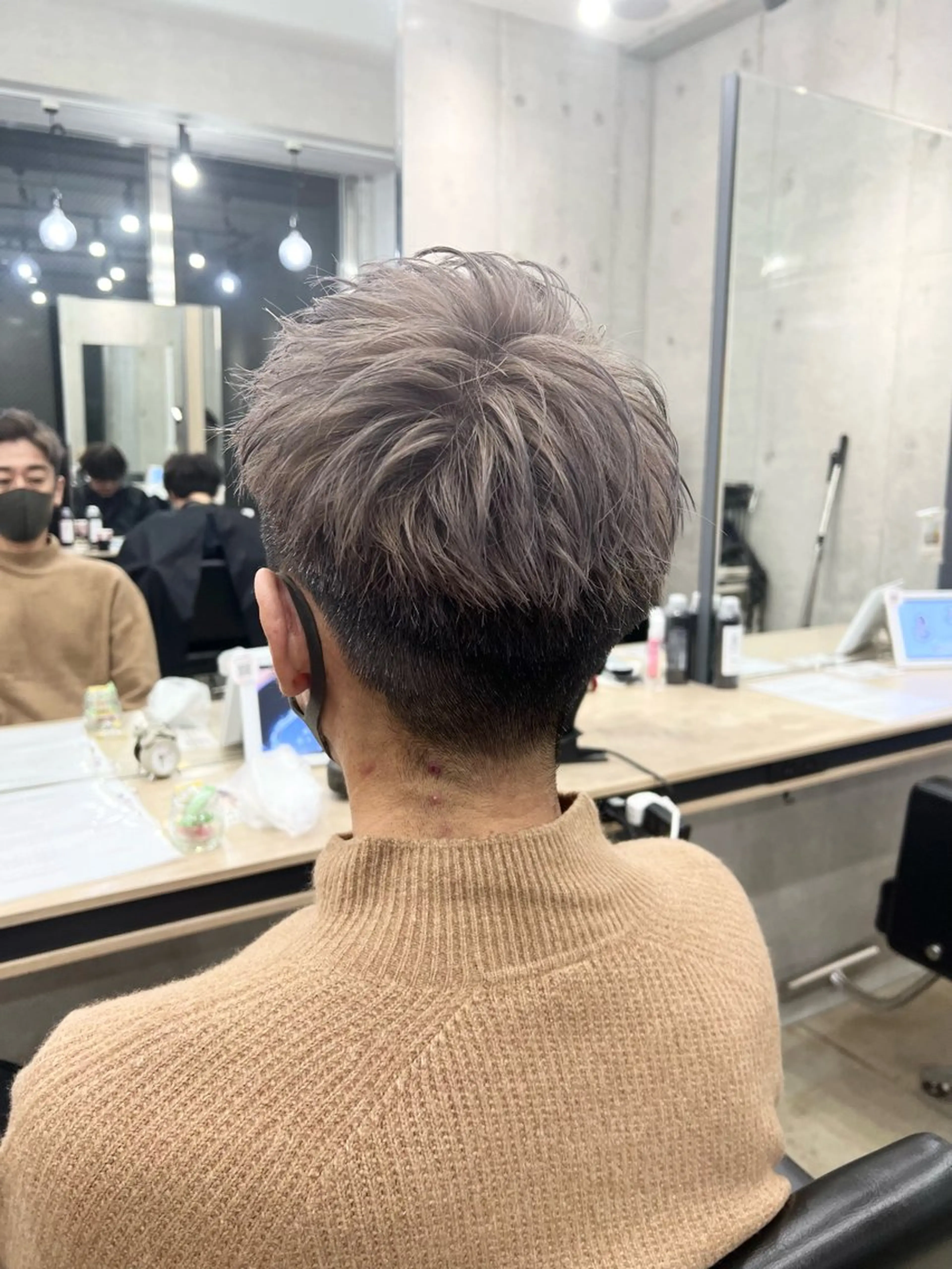 カラー メンズ メンズバレイヤージュ メンズハイライト メンズハイトーン メンズパーマ 刈り上げ カット ヘアカラー トリートメント 🏝メンズカット特化 赤羽🏝SHOのヘアスタイル