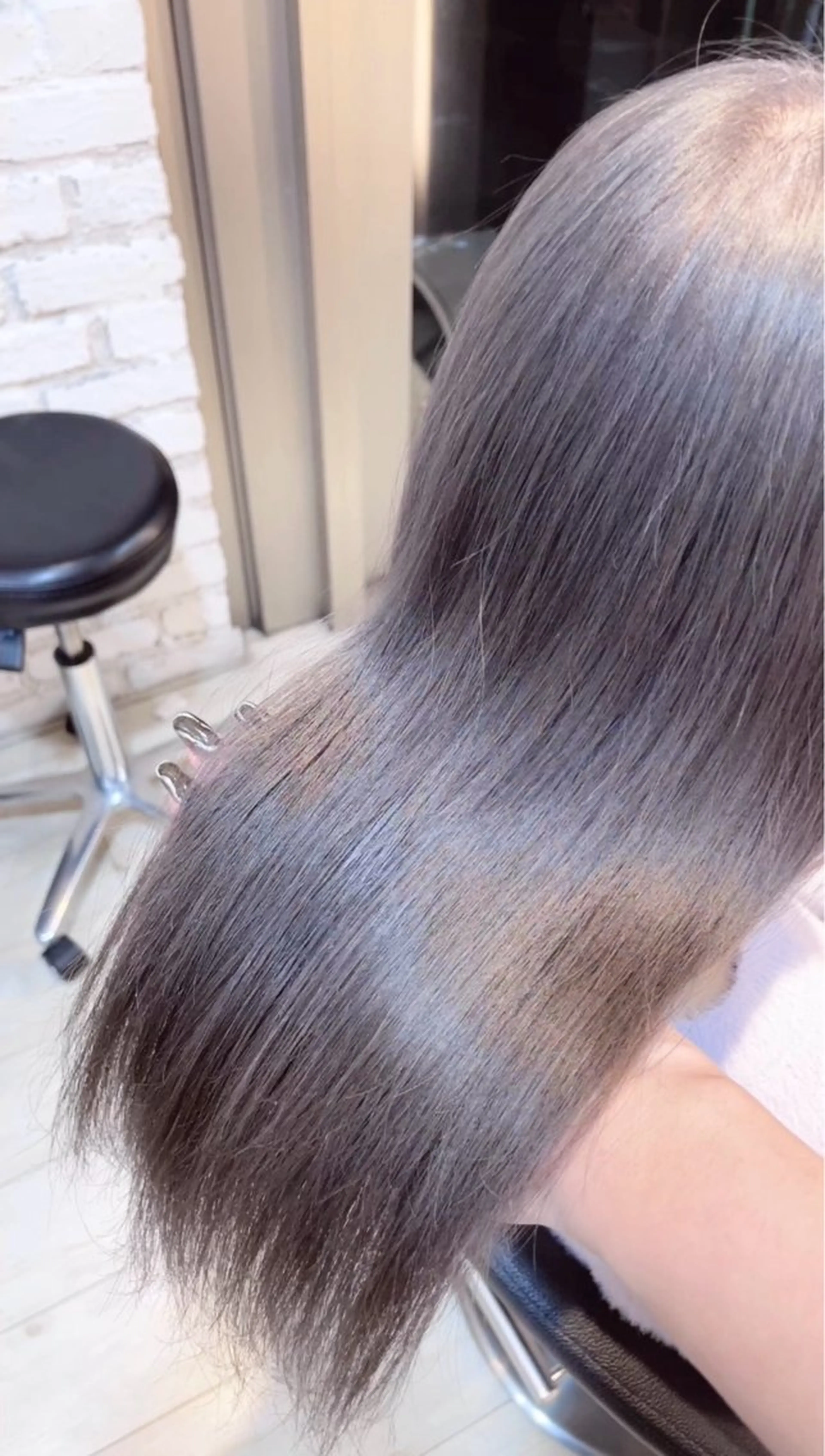 ミディアム カラー ヘアカラー トリートメント ブリーチ/髪質改善/ ハイトーン/暖色のヘアスタイル