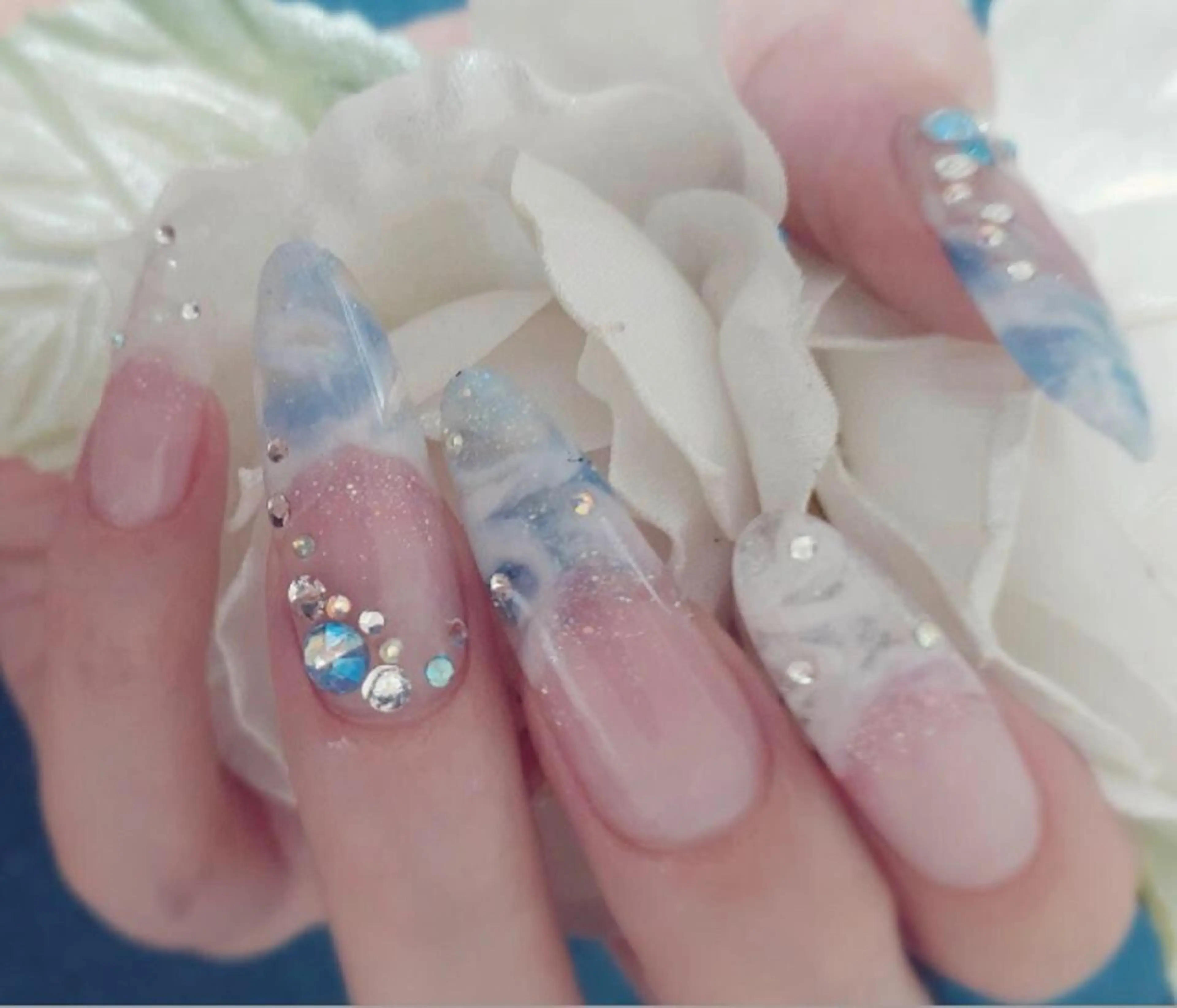 ロング ネイル Megumi Nailのネイルデザイン