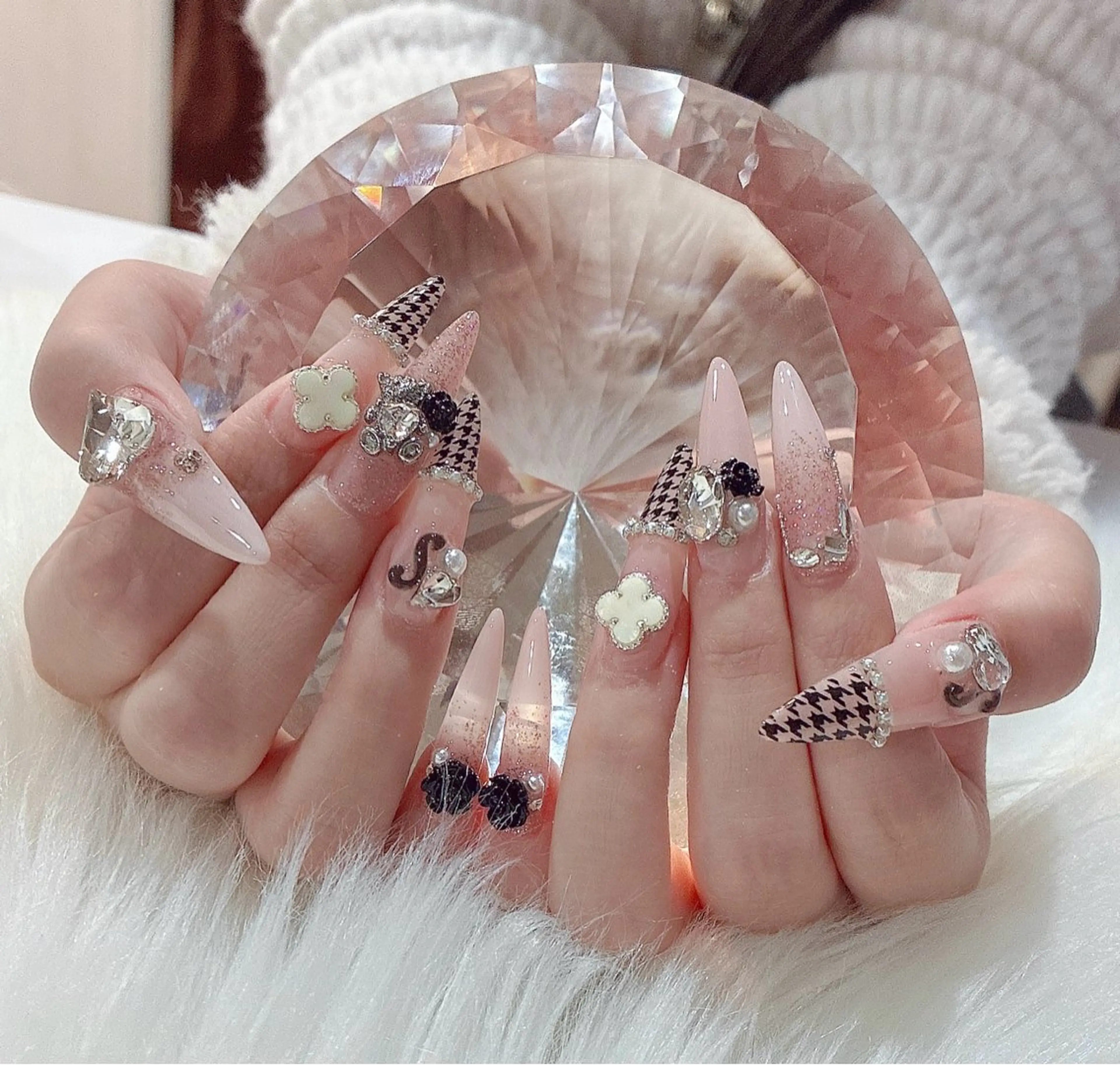 ネイル LoaChaton kaeのネイルデザイン