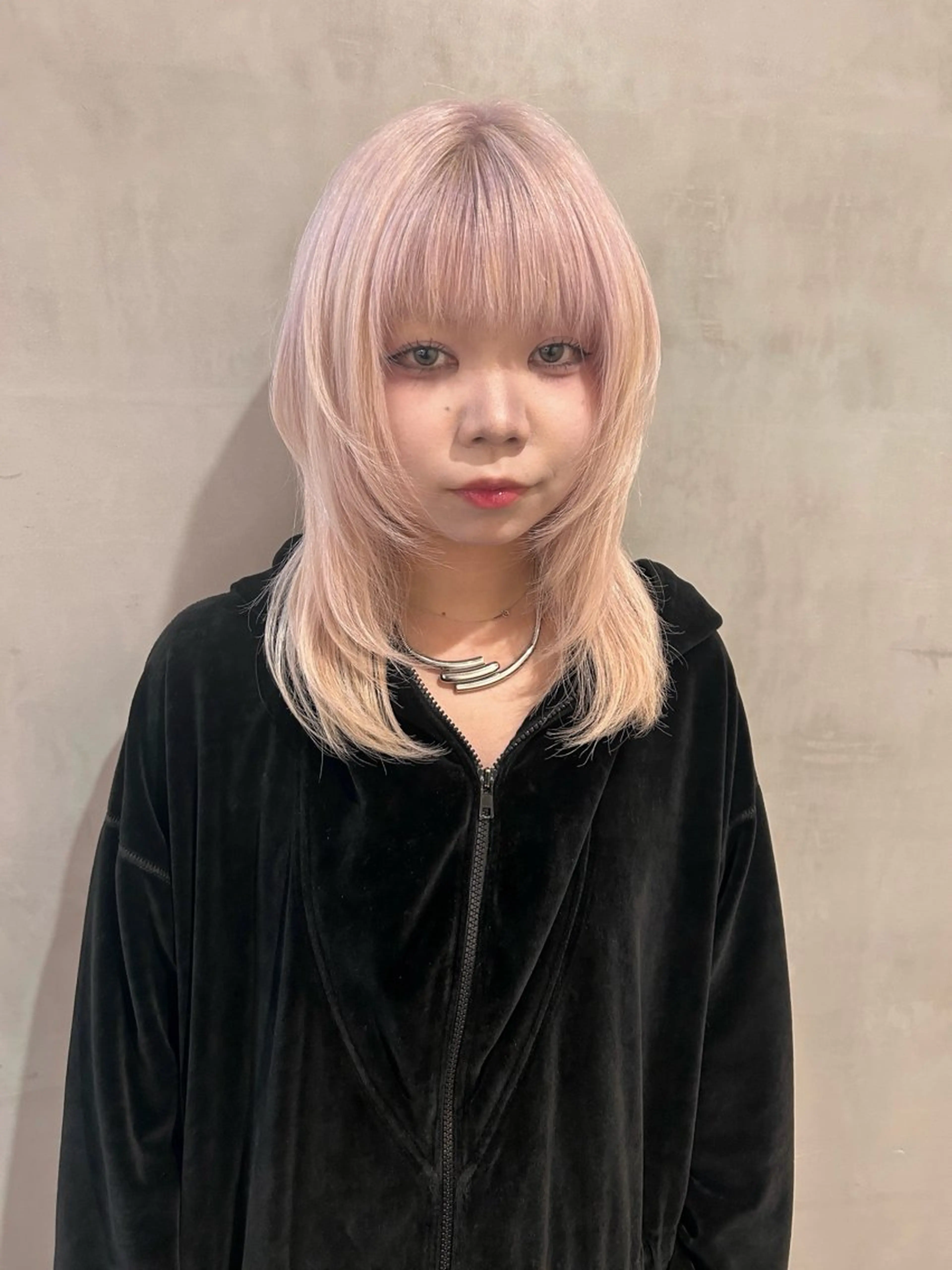 ミディアム カラー 抜きっぱなしブロンド ブロンド 無加工で盛れる🎀 オタク特化🎀ゆうなのヘアスタイル