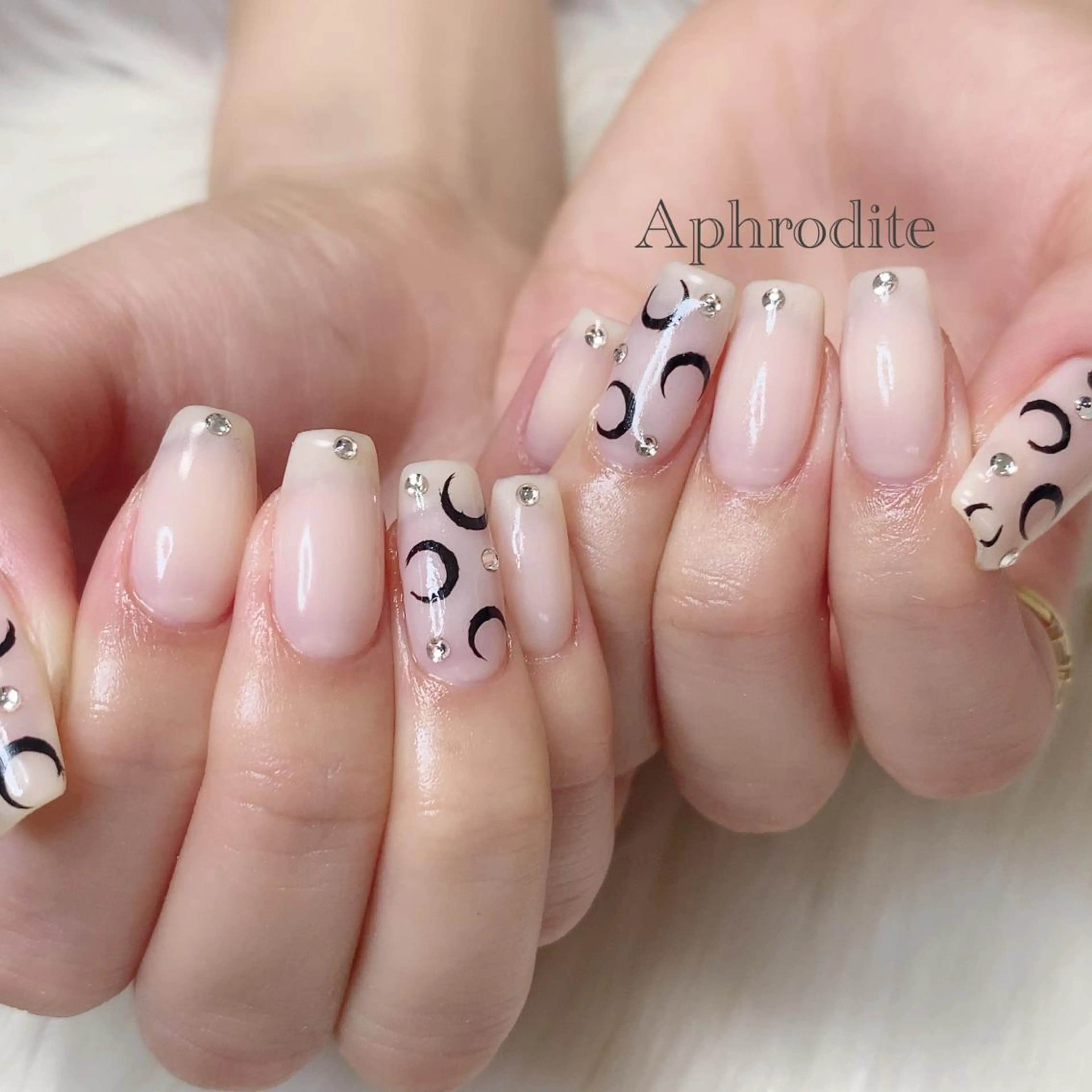 ネイル Aphrodite パラジェル認定サロンのネイルデザイン