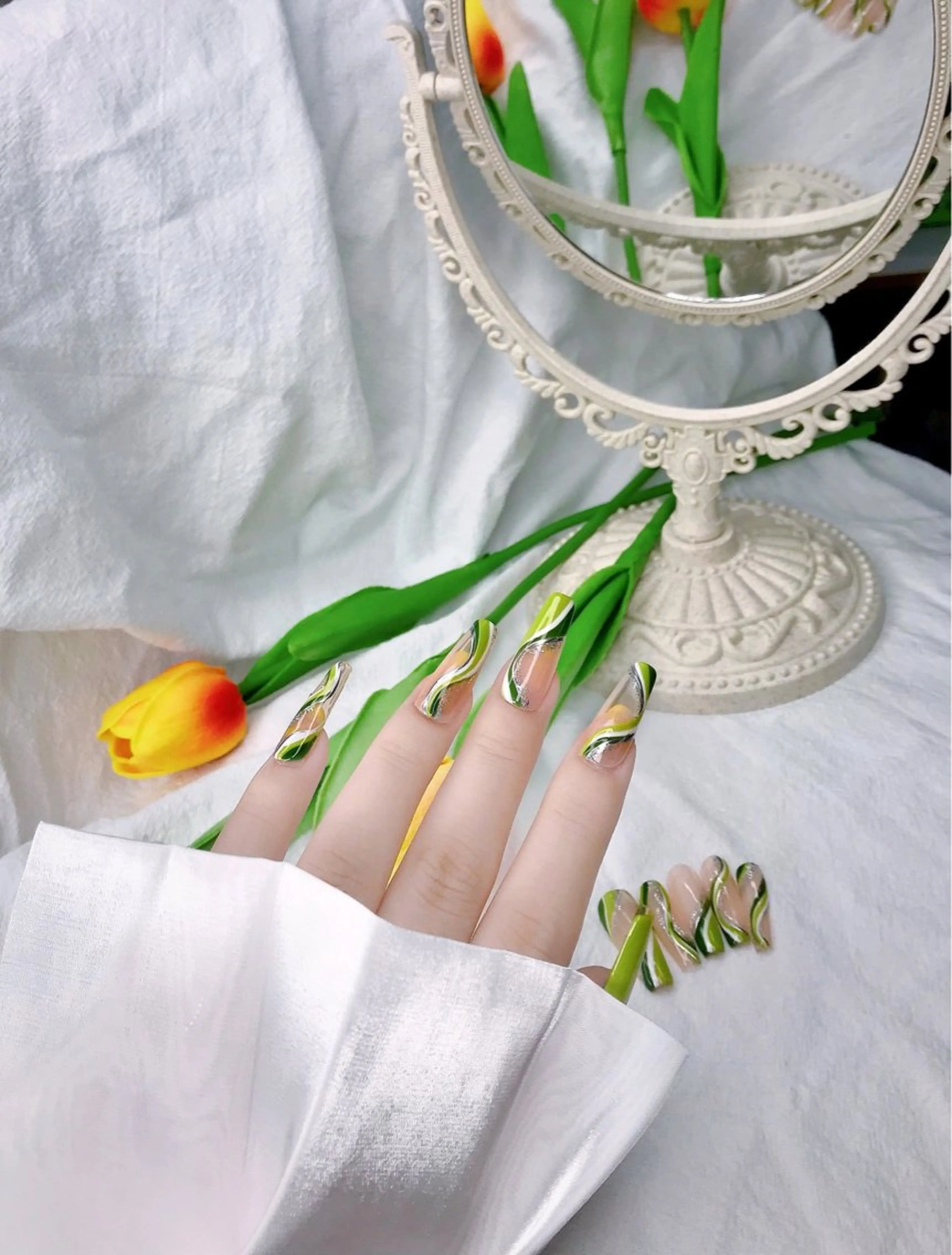 ロング 28nails -hangのネイルデザイン