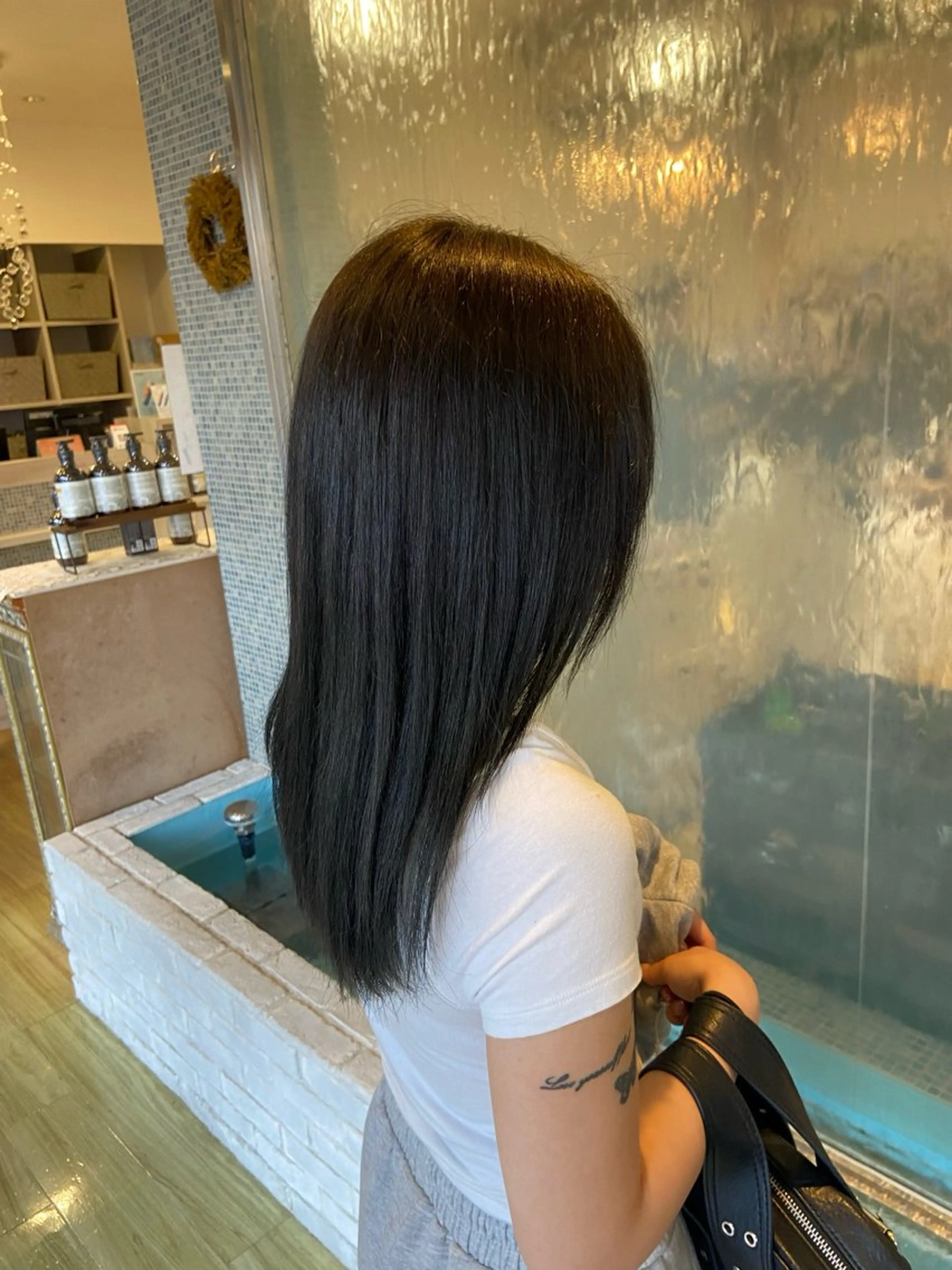 ワンカラー➕シャンプーブロー➕ロング料金の写真