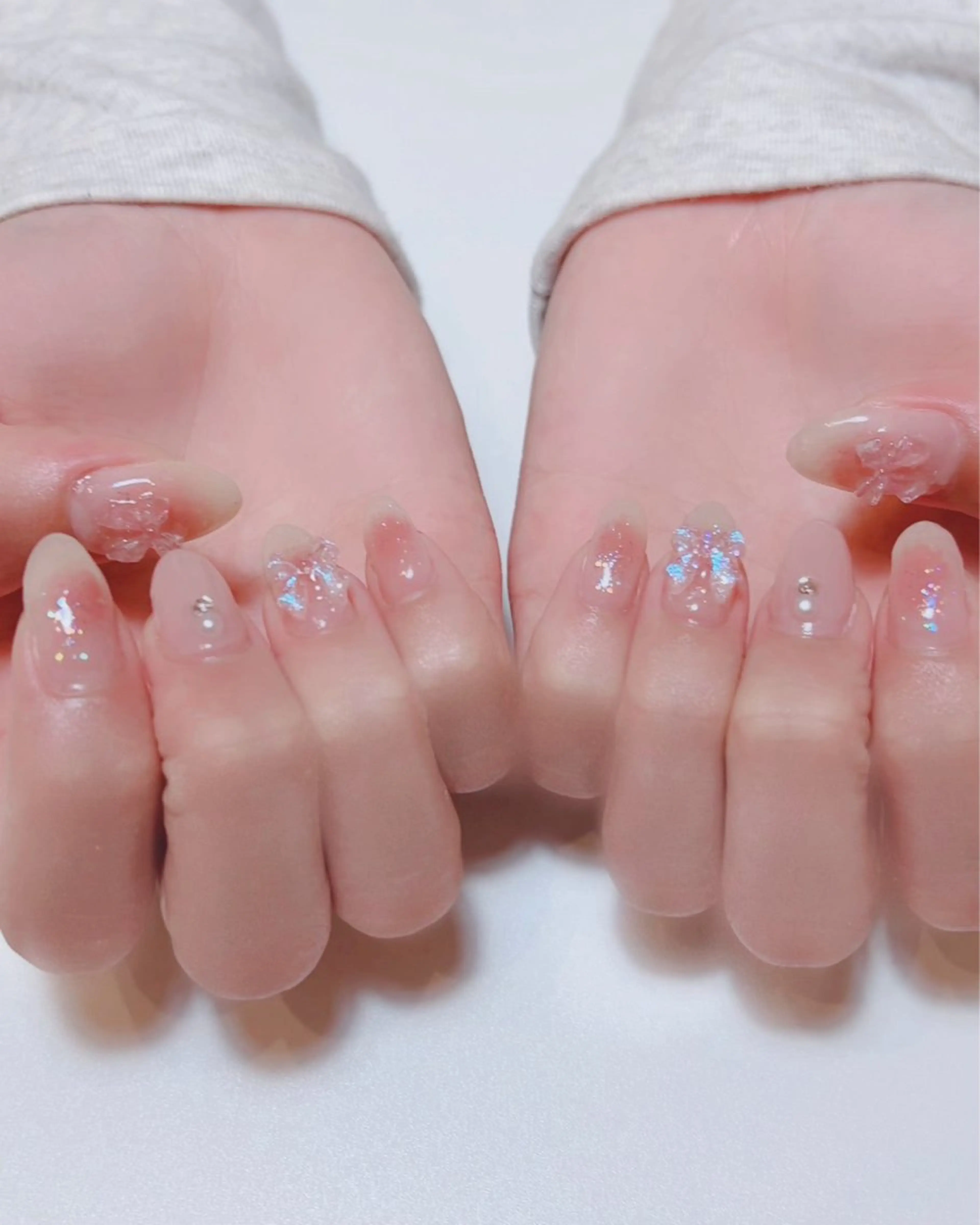 ネイル オーロラネイル チークネイル ラメ(グリッター) リボン ワンホンネイル ハンドネイル Peach nail 🍑kaoriのネイルデザイン