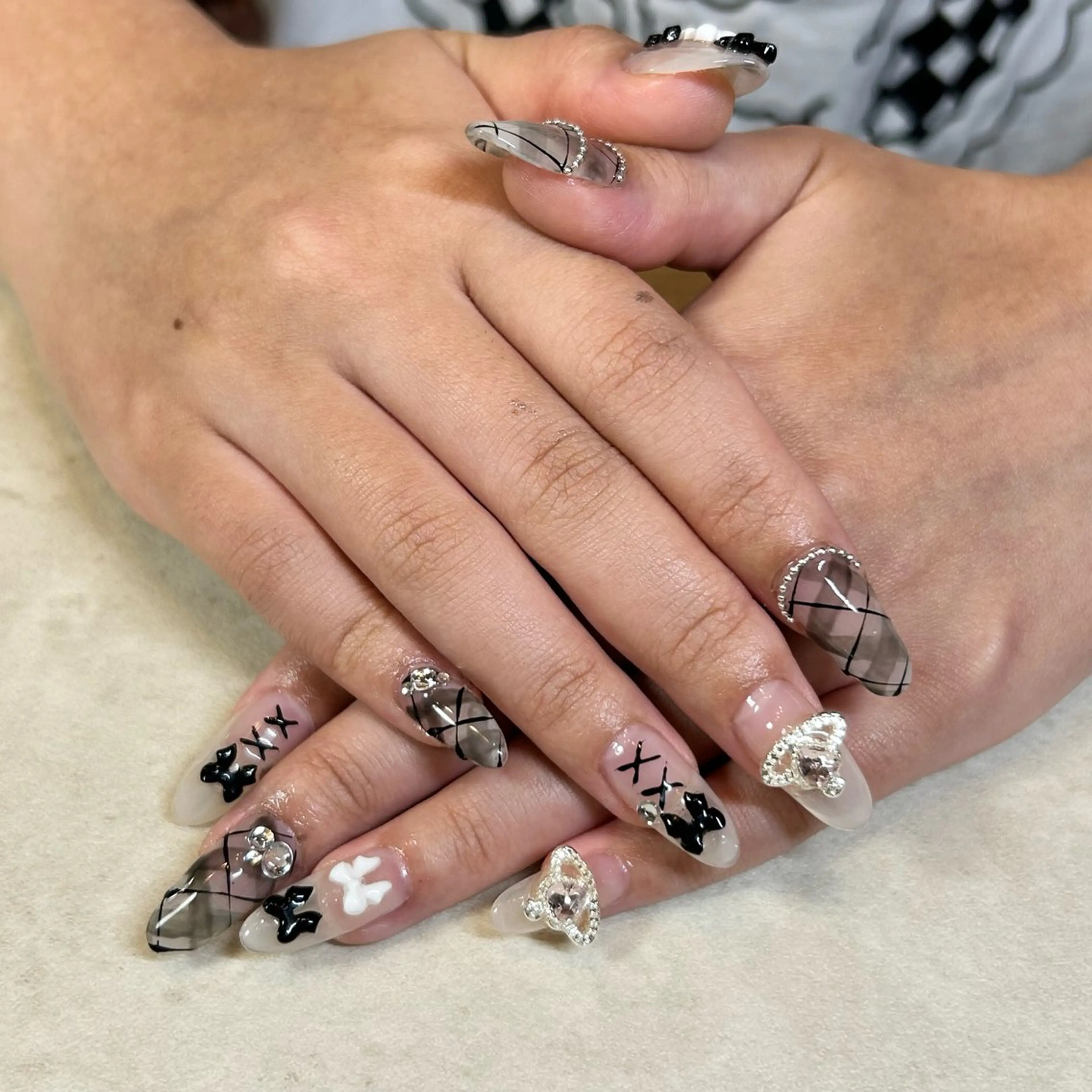 ロング ハンドネイル Nail R _mikuのネイルデザイン