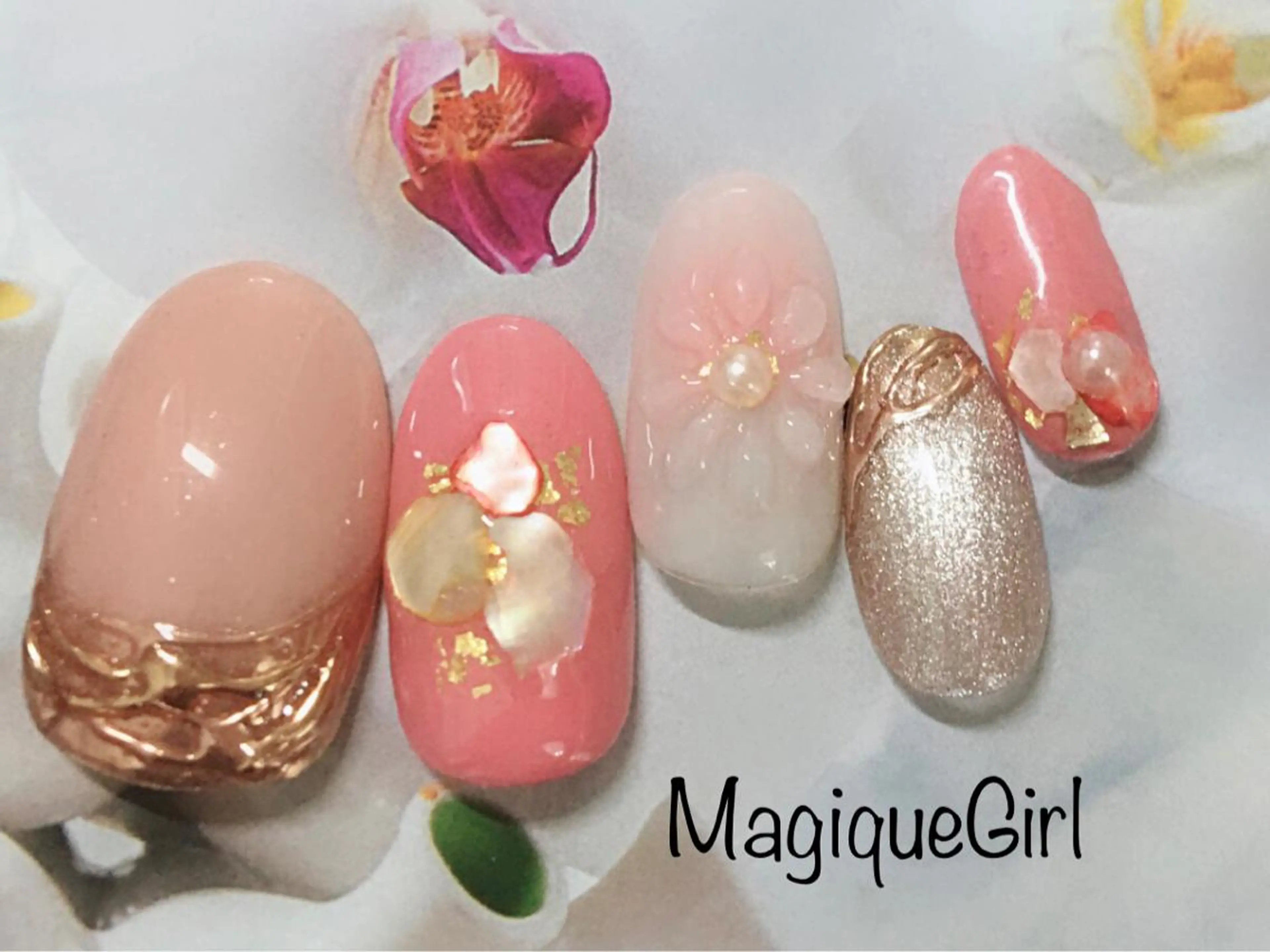 ネイル アートネイル オーロラネイル 成人式 ドット フラワーネイル 🌸Nail&Eye KAKU🌸のネイルデザイン