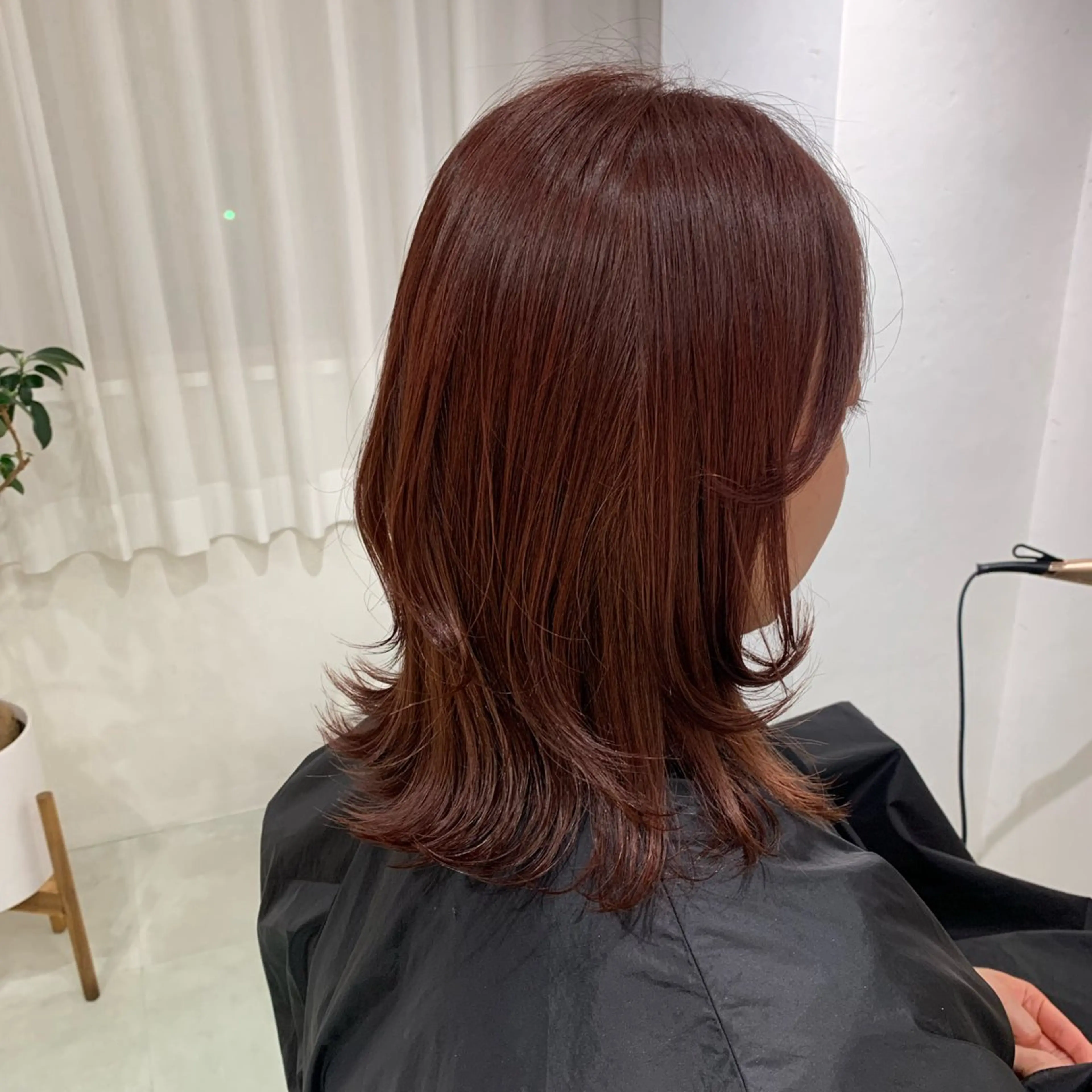 ミディアム カラー ブリーチ ブリーチなしカラー レッドカラー バイオレットカラー レイヤーカット カット ヘアカラー トリートメント 🩰淡色系カラー／ 南ゆかり（女性のみ）のヘアスタイル