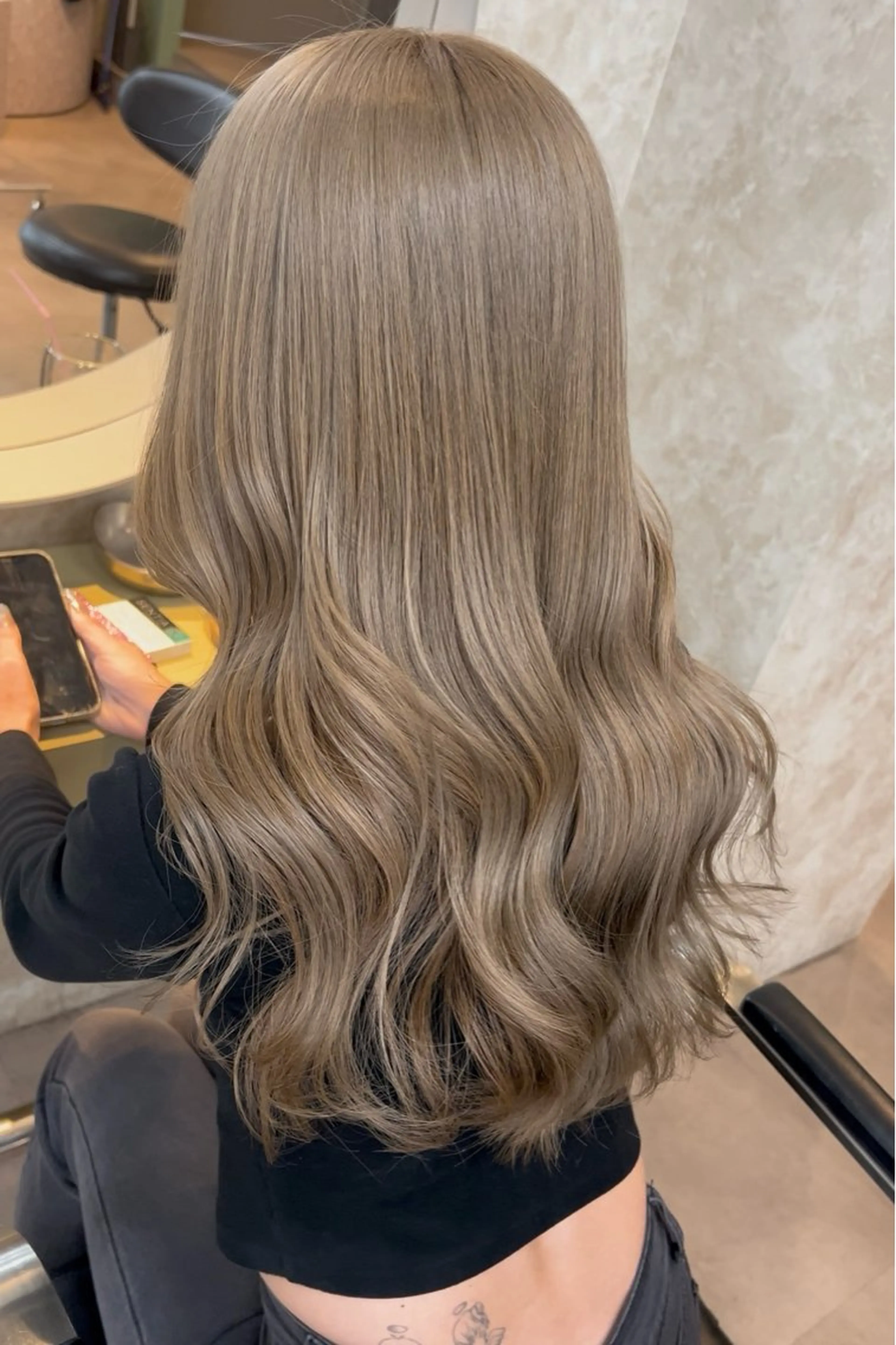 ロング ヘアカラー トリートメント 小谷 梨奈のヘアスタイル