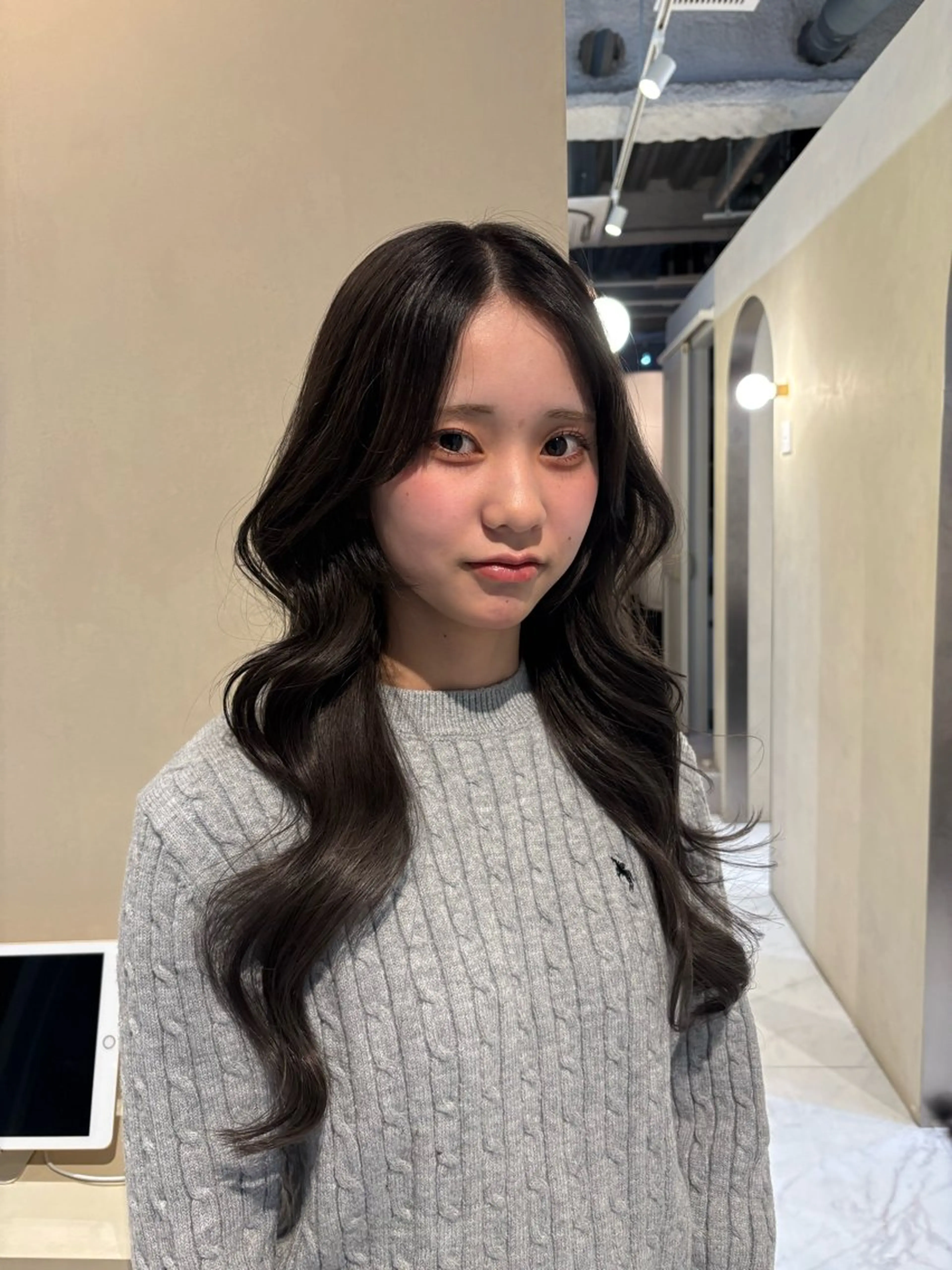 ロング ヘアカラー 似合わせレイヤー🪽 グレージュ🪽のあのヘアスタイル