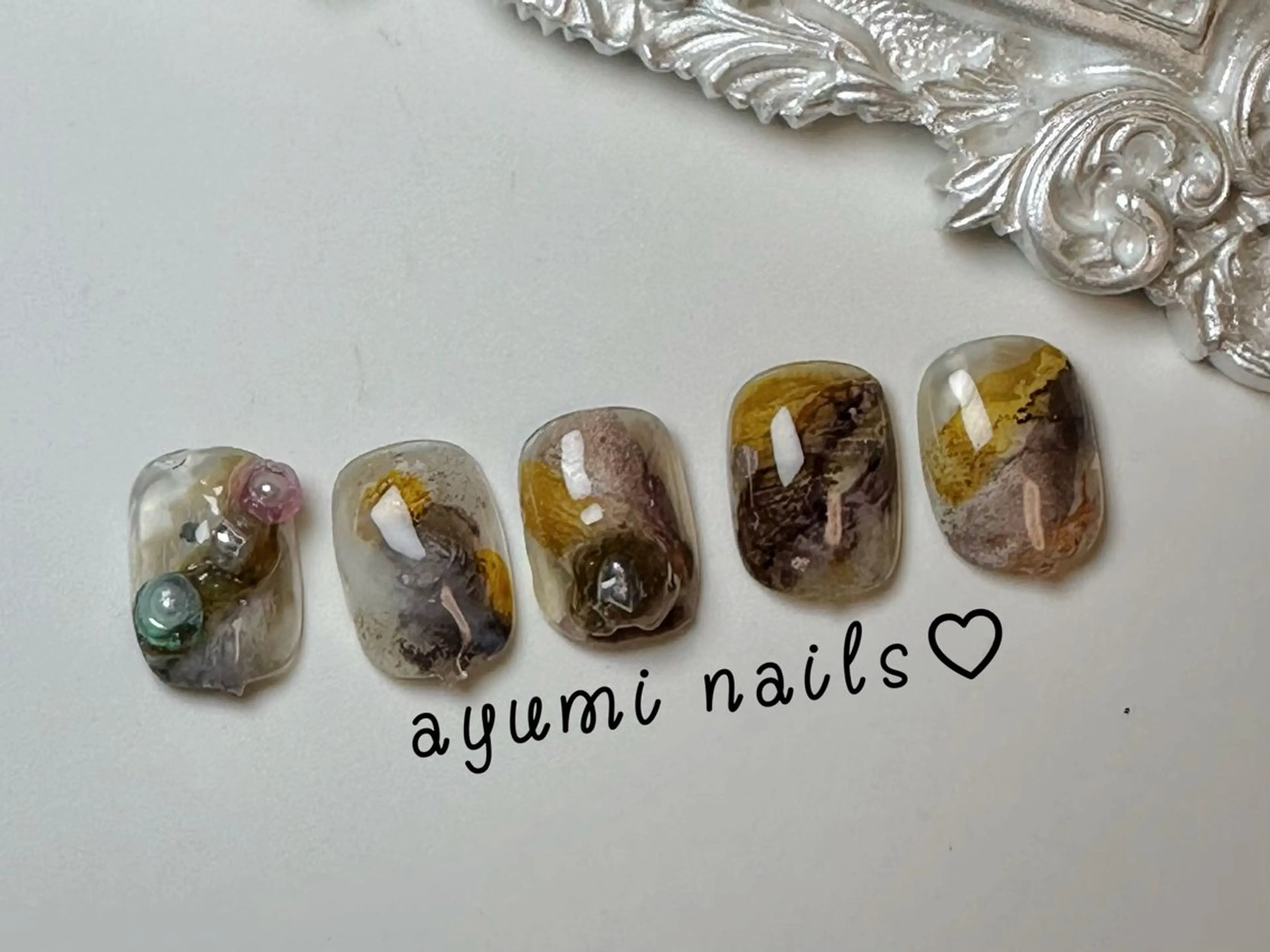 ネイル ハンドネイル YUMI ニュアンスnailsのネイルデザイン