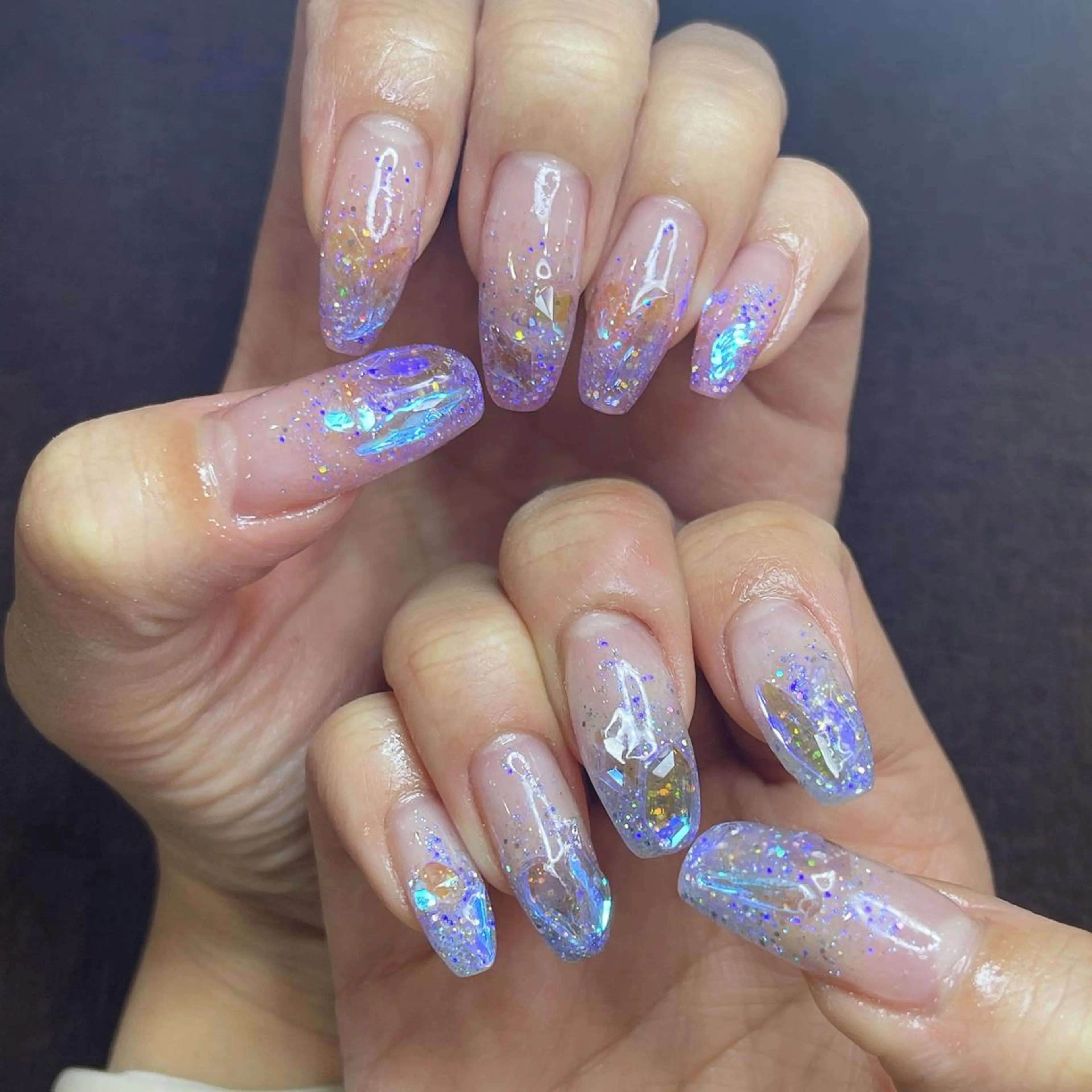 ネイル オーロラネイル グラデーション ラメ(グリッター) ラメグラデーション ストーンネイル Nailsalon Julius luna所属・Juliusluna FUZUKIのネイルデザイン