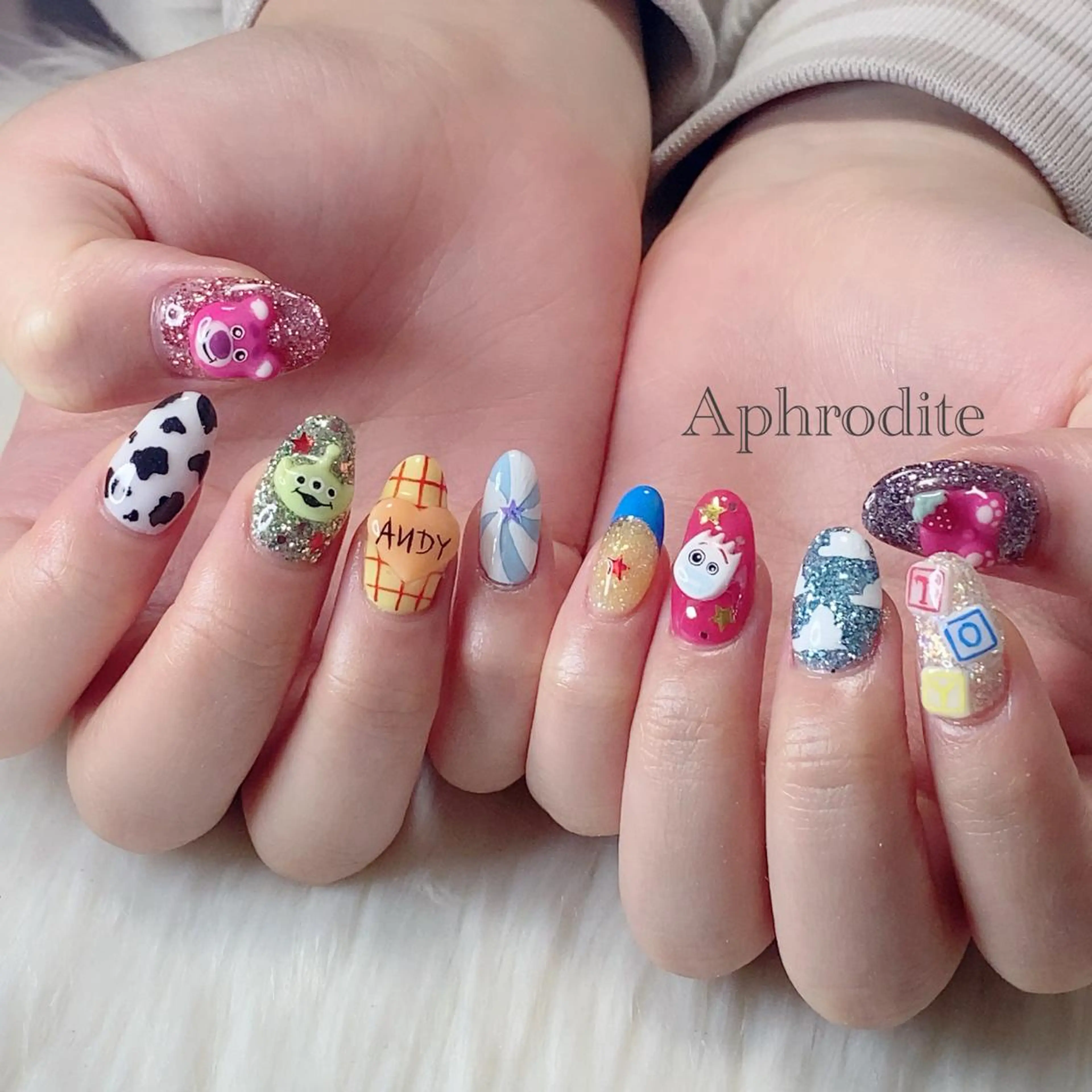 ネイル Aphrodite パラジェル認定サロンのネイルデザイン