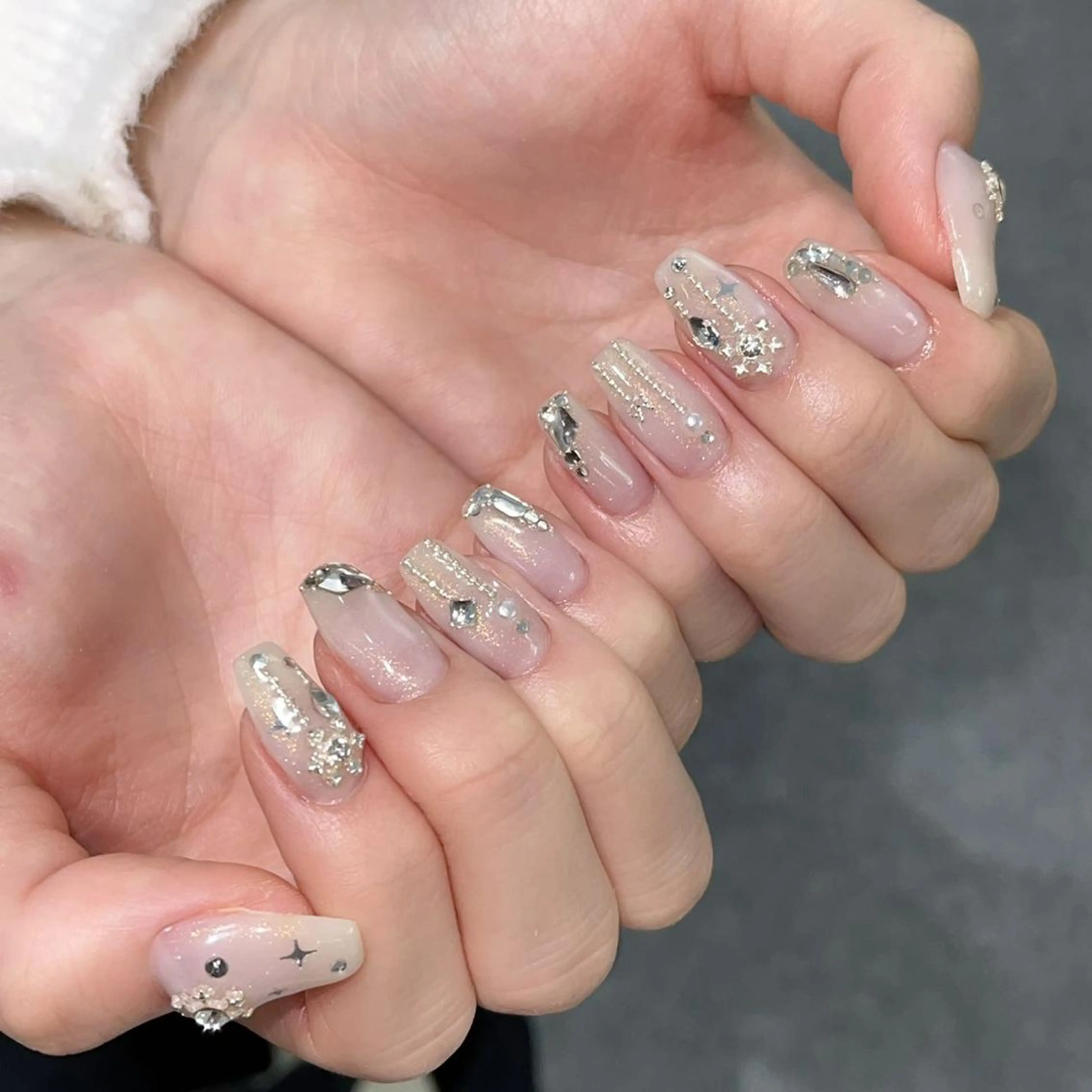 ネイル ハンドネイル Queens テイのネイルデザイン