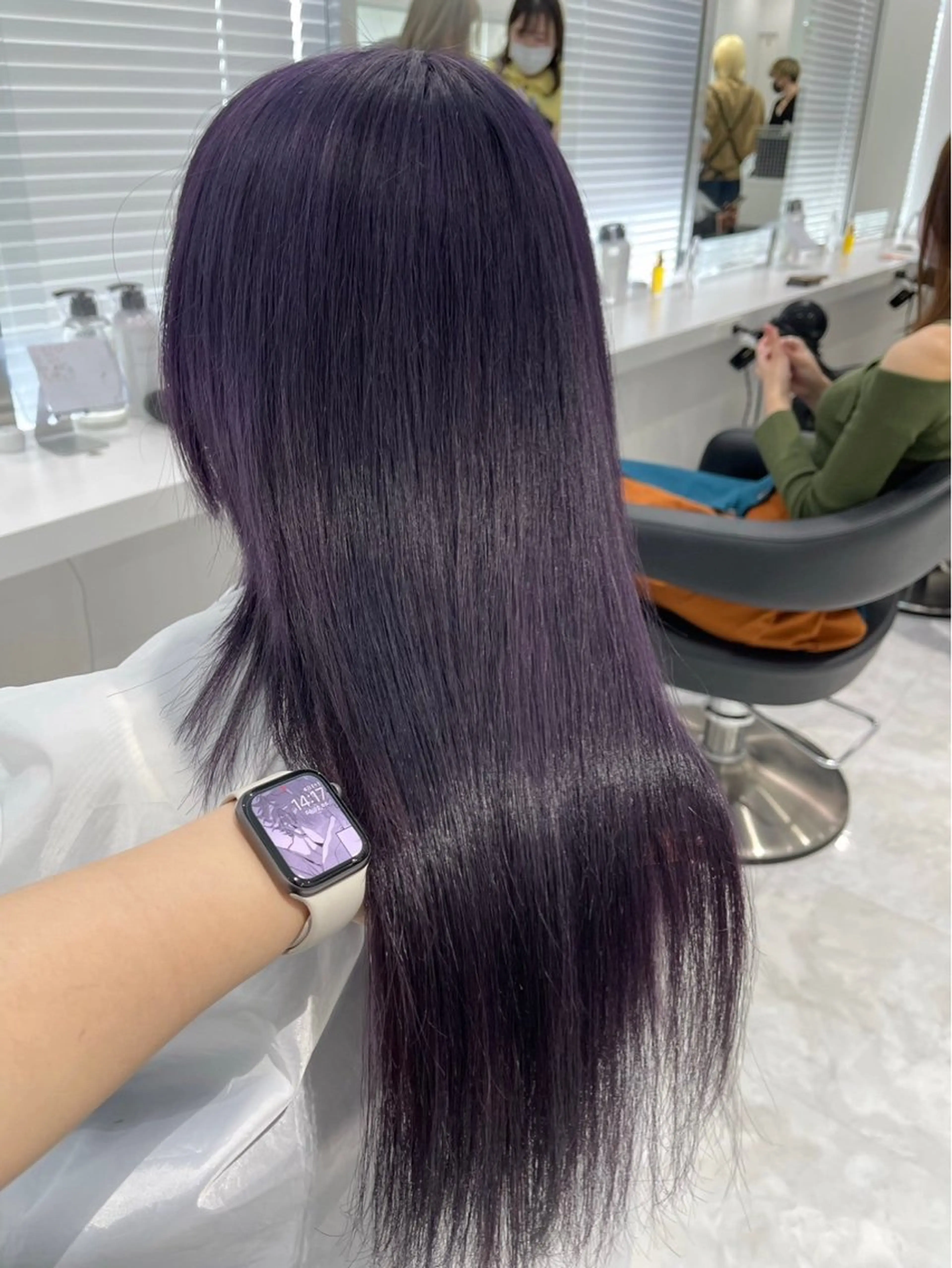 ロング カラー ヘアカラー トリートメント 透けるやわらか艶髪♡ ナチュラルストレートのヘアスタイル