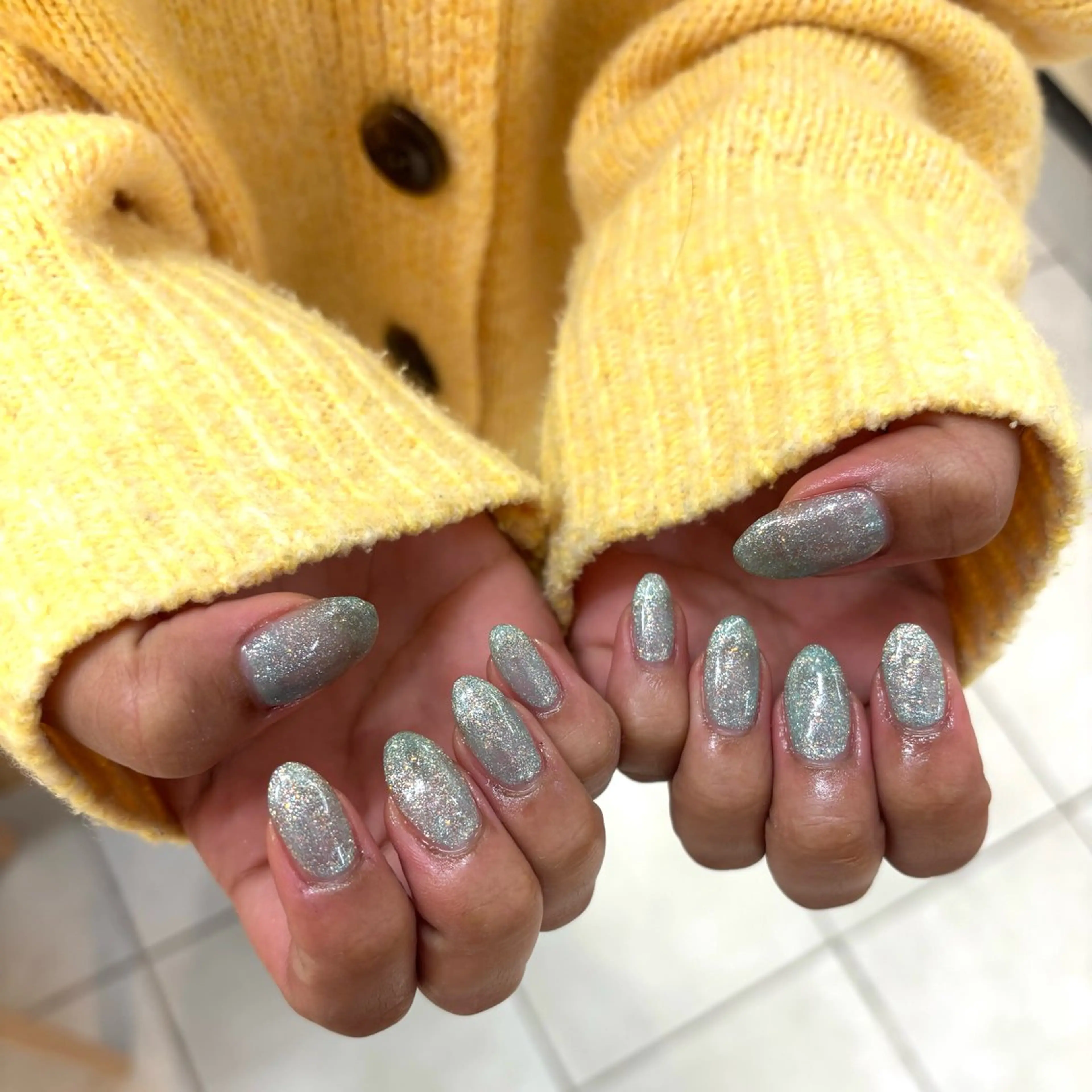 ネイル キラキラネイル ラメ(グリッター) 冬ネイル クリスマス ai _l0ve TRIOS nailのネイルデザイン