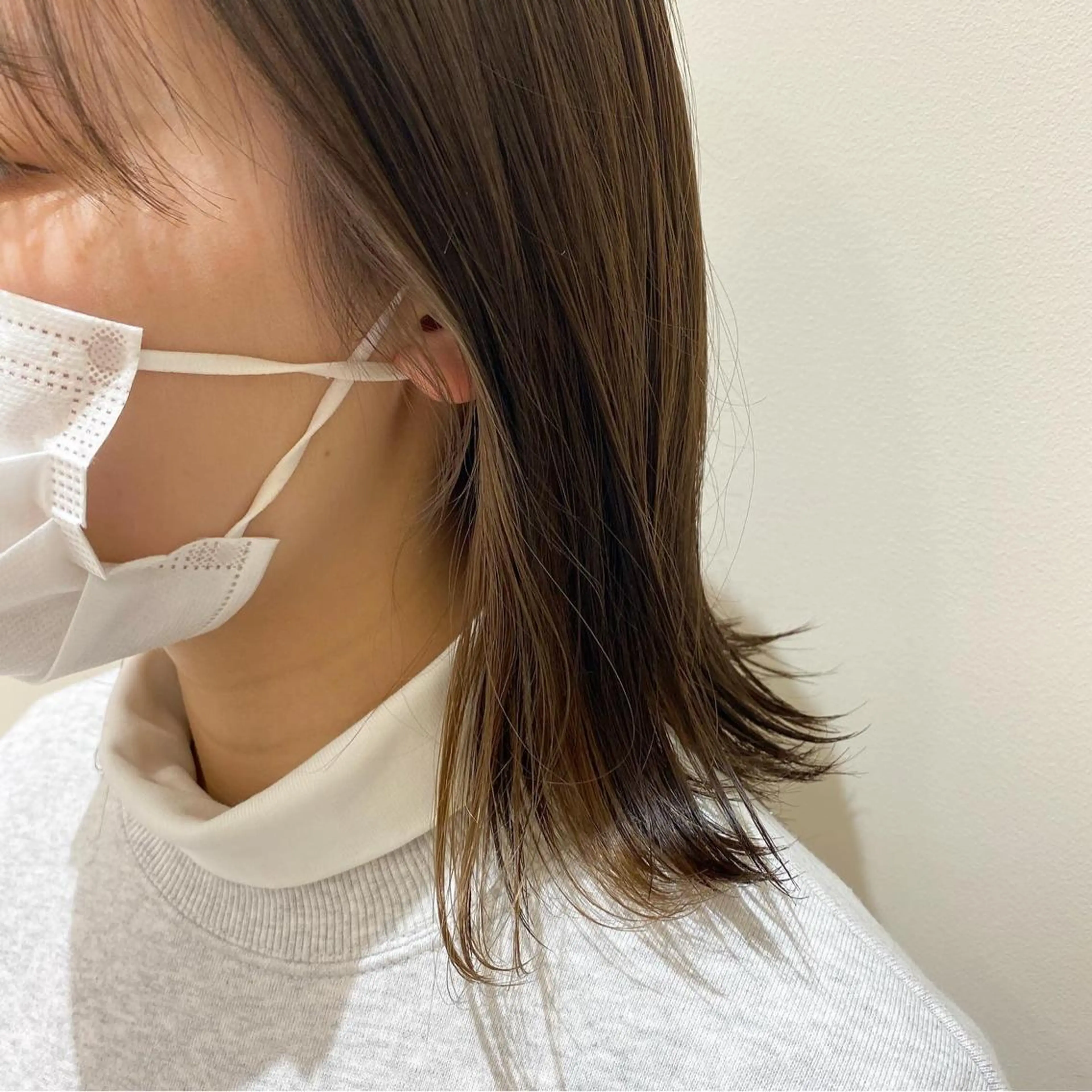 ミディアム カラー ベージュカラー インナーカラー カット ヘアカラー トリートメント プレイングカラー🤍 細めハイライトのヘアスタイル