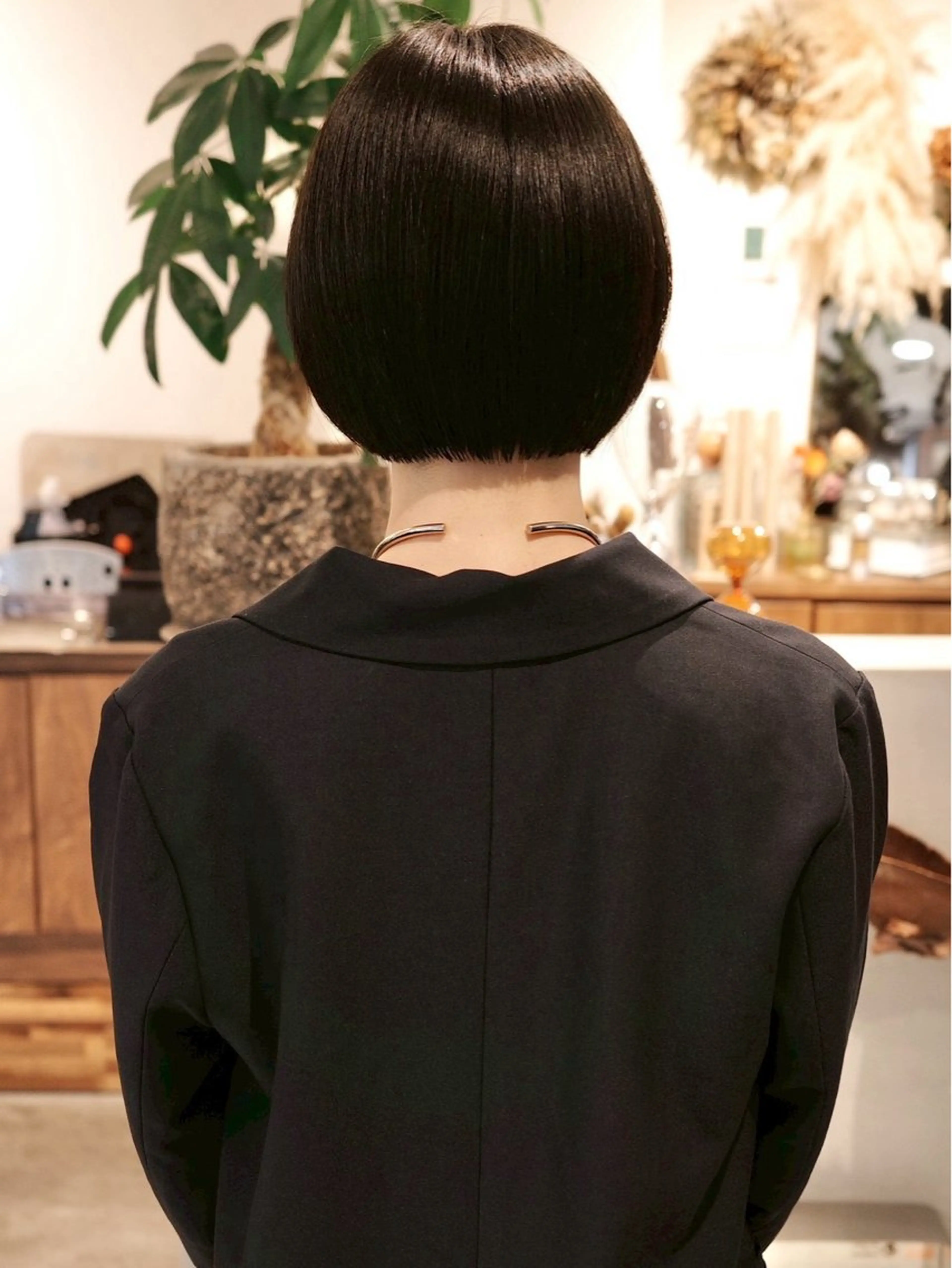 ショート カラー カット ヘアカラー トリートメント (h)wim ウィムのヘアスタイル