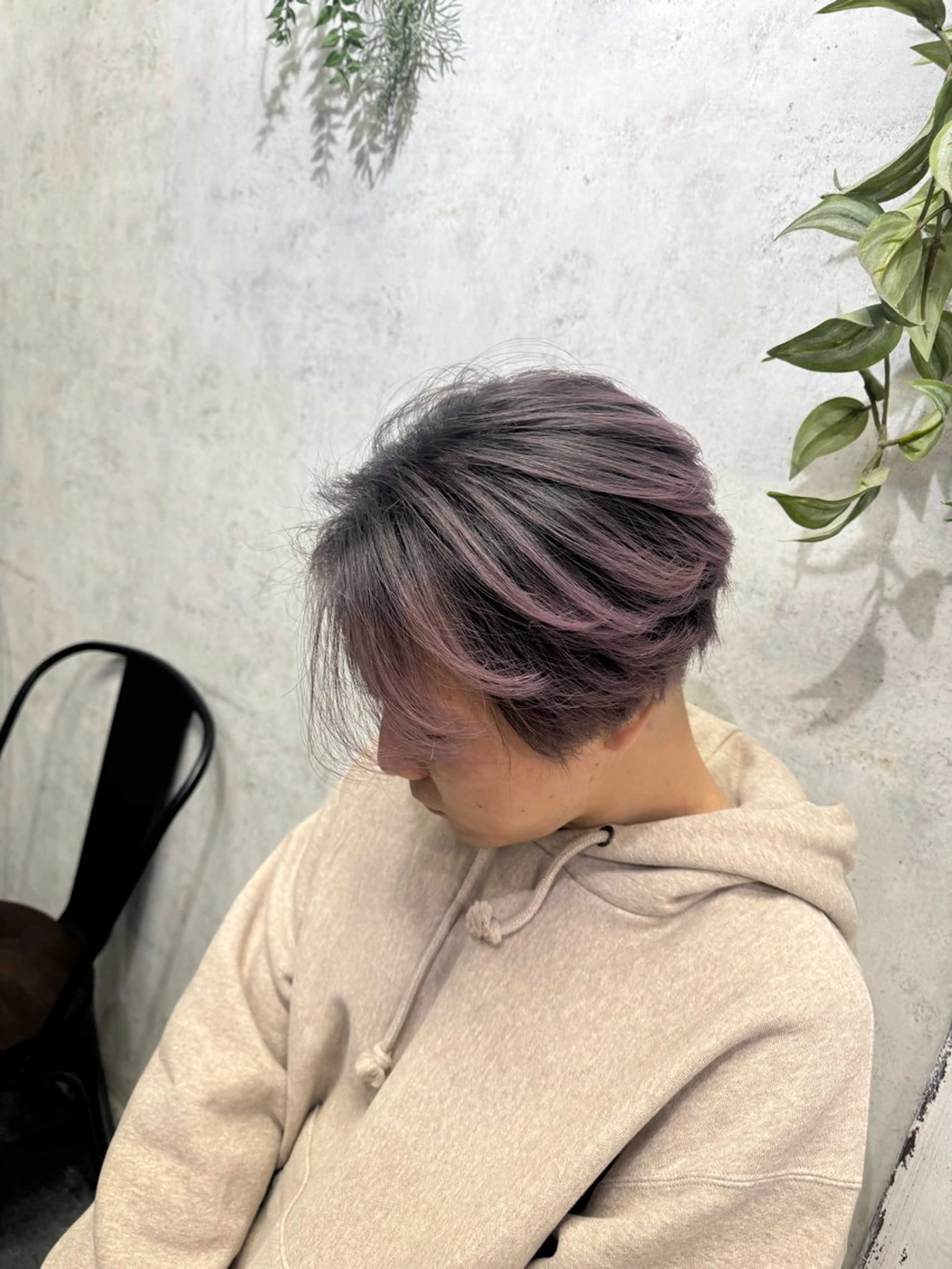 ショート メンズ ヘアカラー apollo 横浜所属・横浜🦋ハイトーン 🫐耳つぼジュエリーのヘアスタイル