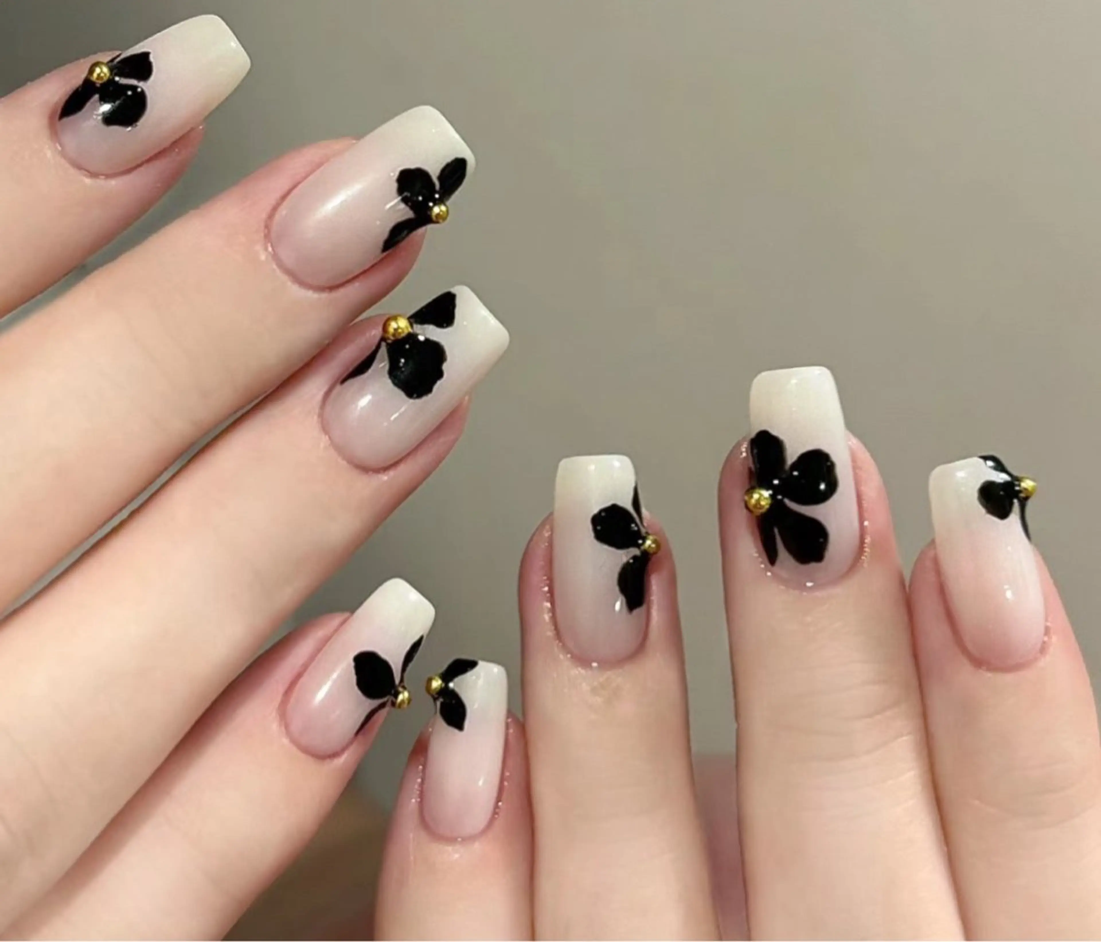 ネイル アートネイル オーロラネイル チークネイル フレンチネイル ガラスフレンチ 🎀🎀YooLi Nail Salonのネイルデザイン