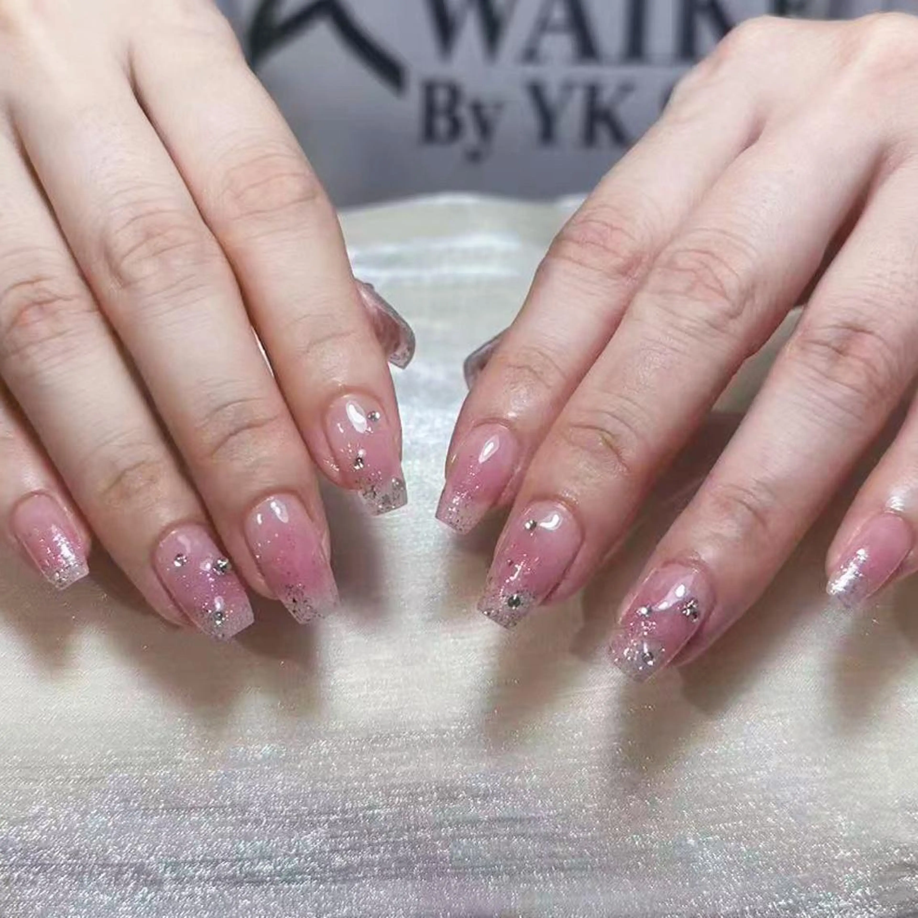ネイル アートネイル オーロラネイル ガーリー キラキラネイル マグネットネイル ハンドネイル YOYO 💅のネイルデザイン