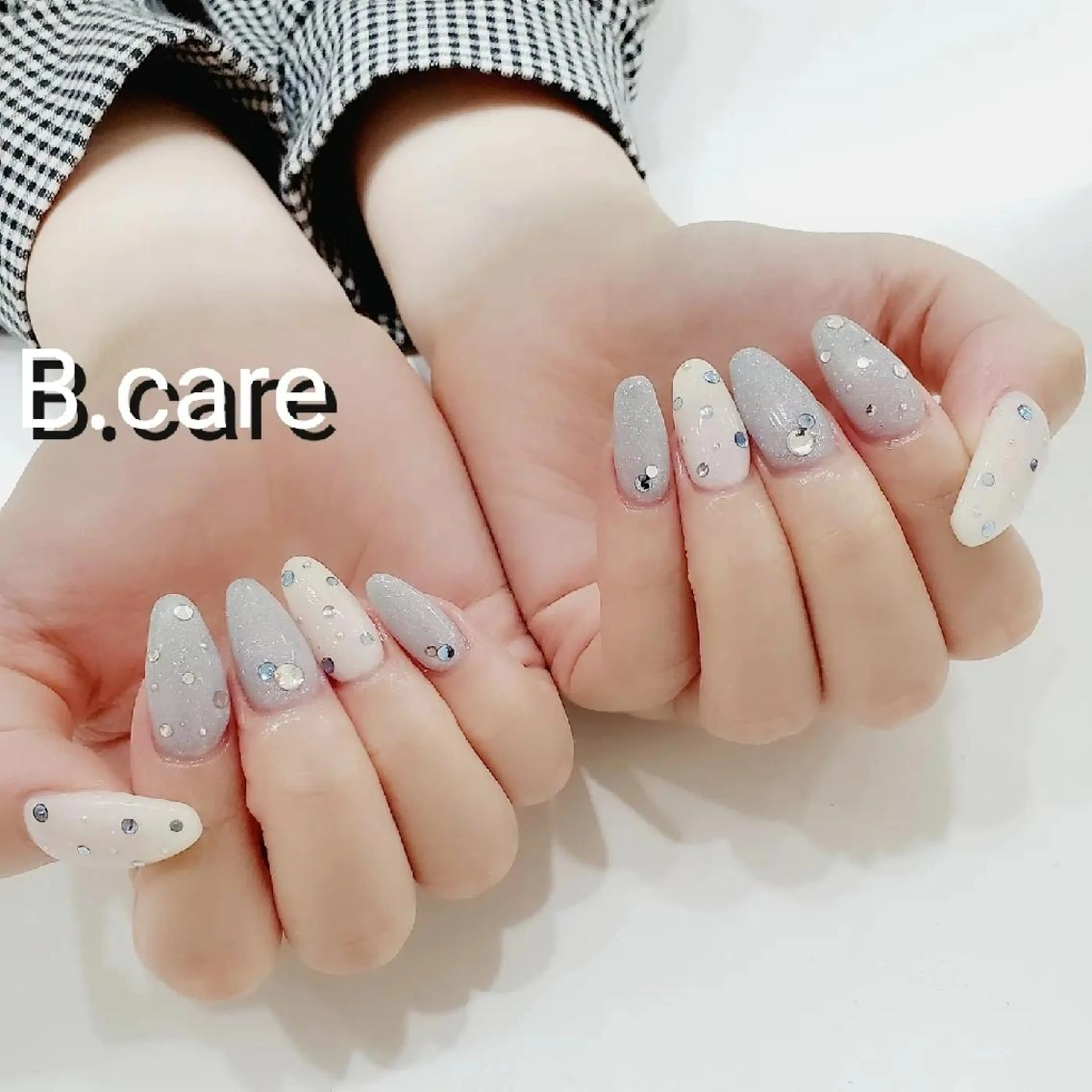 ネイル ストーンネイル B.care自由ヶ丘所属・早坂  のネイルデザイン