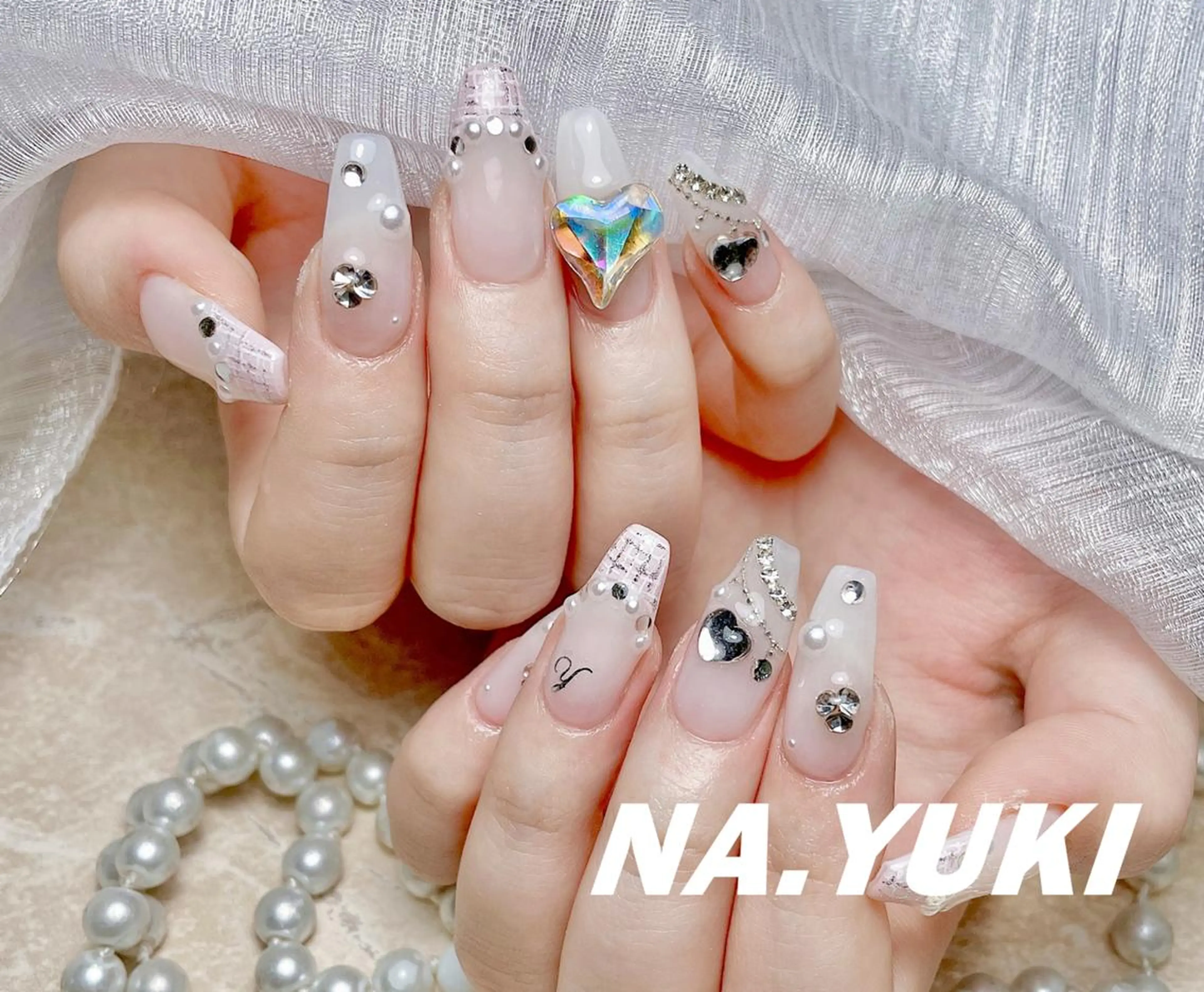 ネイル ハンドネイル ハンドケア 🌷 Mooning 🌷のネイルデザイン