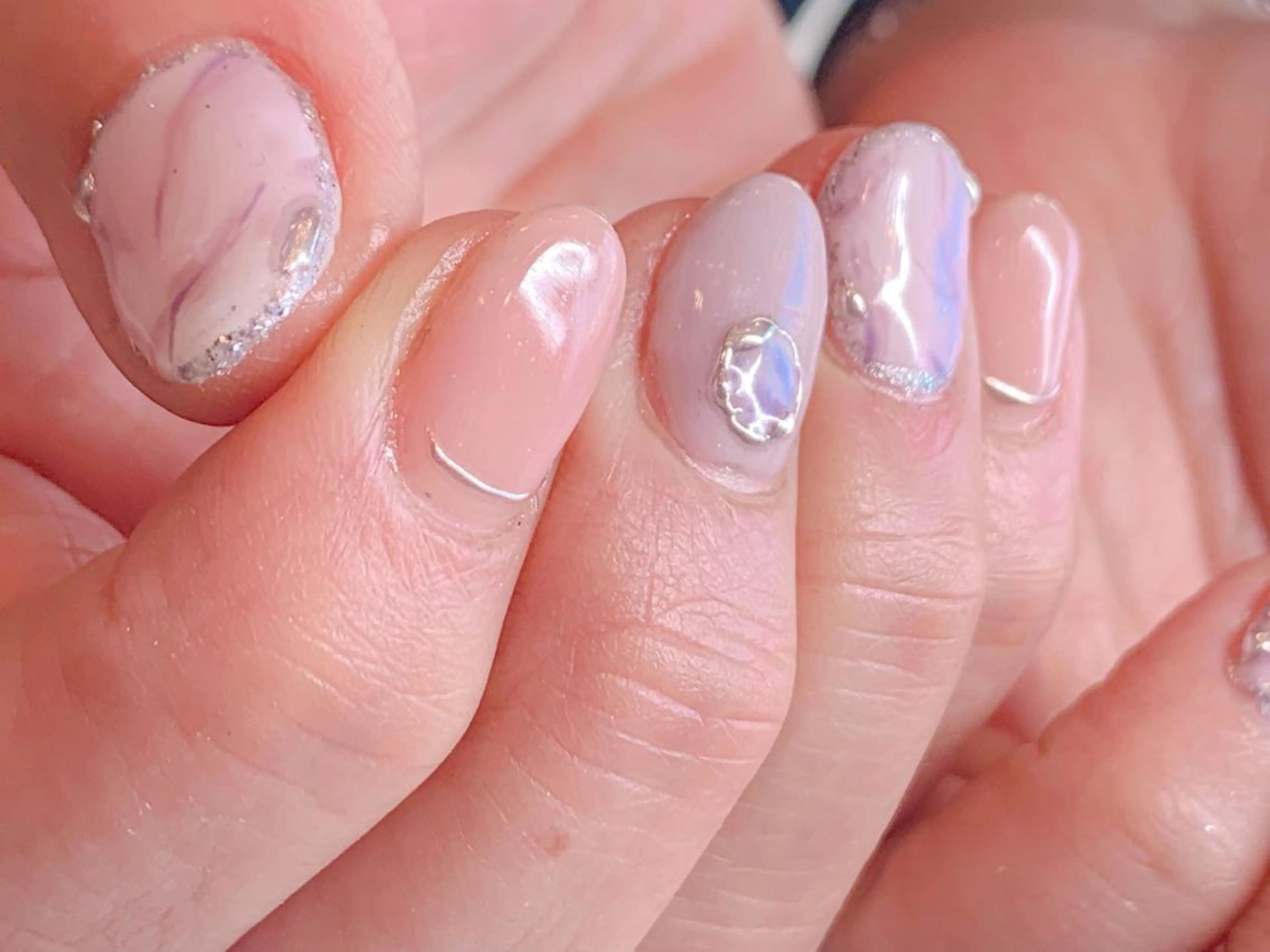 ミディアム ネイル ミラーネイル オフィスネイル 春ネイル ハンドネイル Nail_Aroma KOKOのネイルデザイン