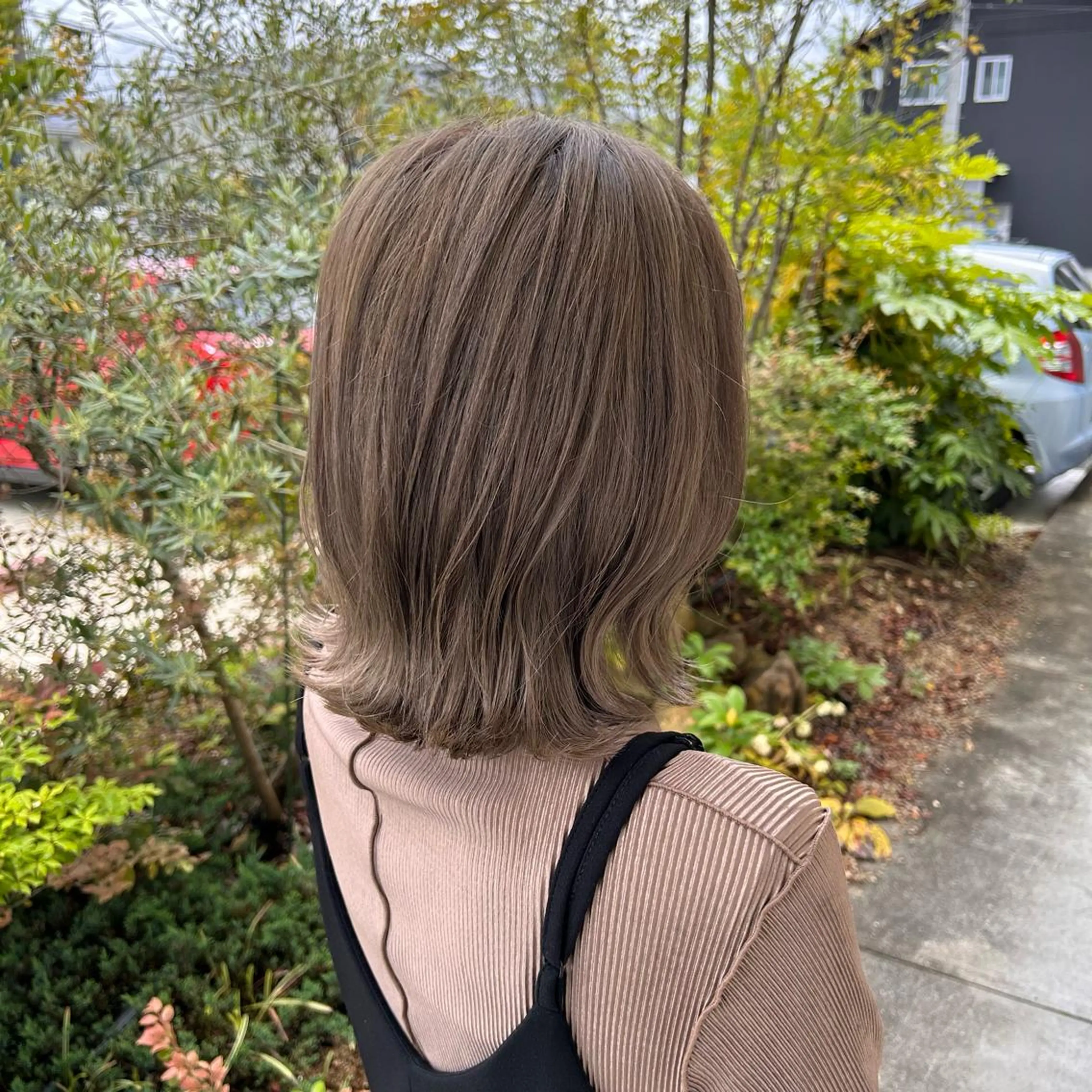 ショート カラー グレージュ くびれヘア 山本 知佳のヘアスタイル