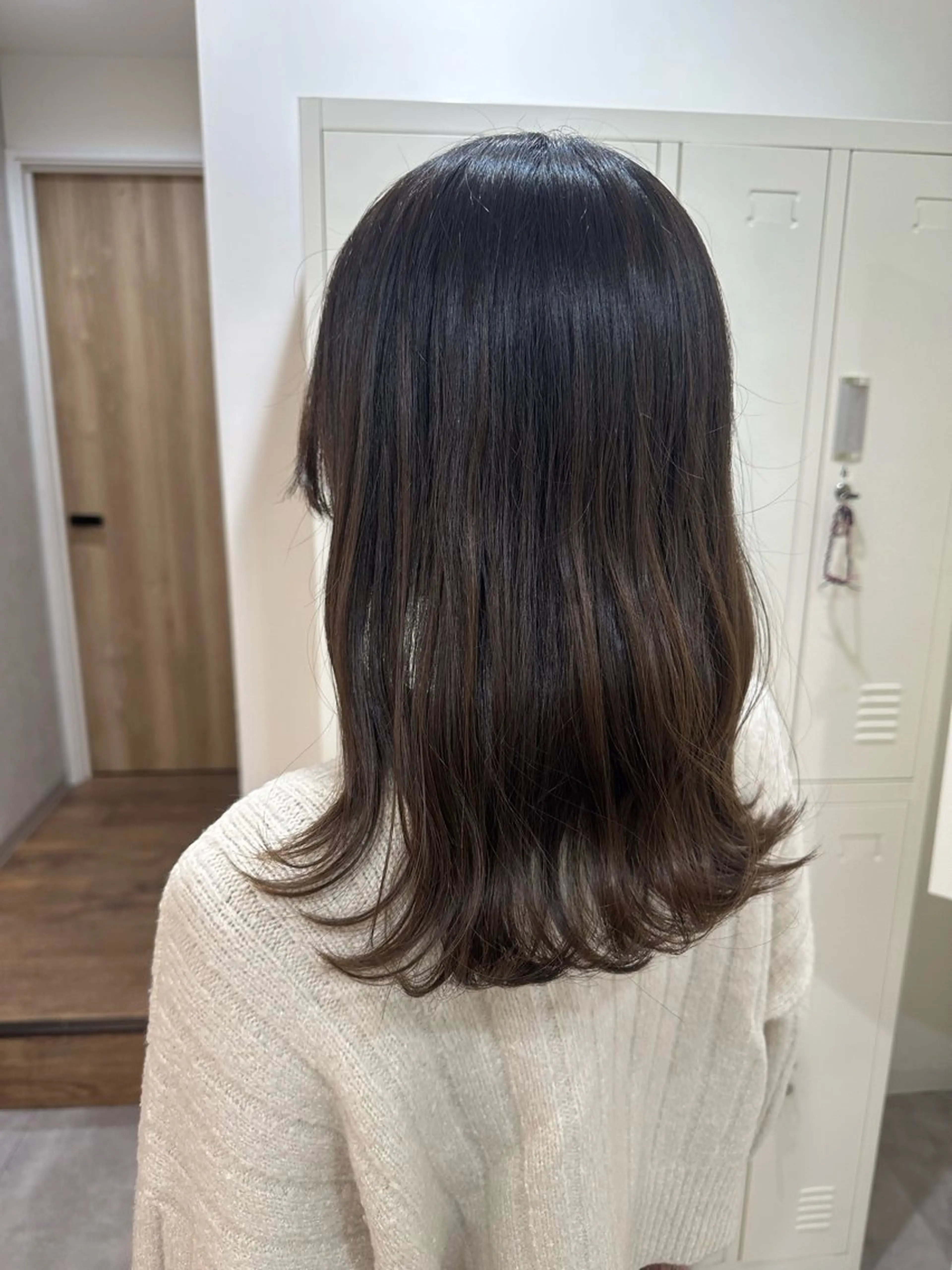ミディアム カット ヘアカラー トリートメント 🫧MANA レイヤーカット🌙のヘアスタイル