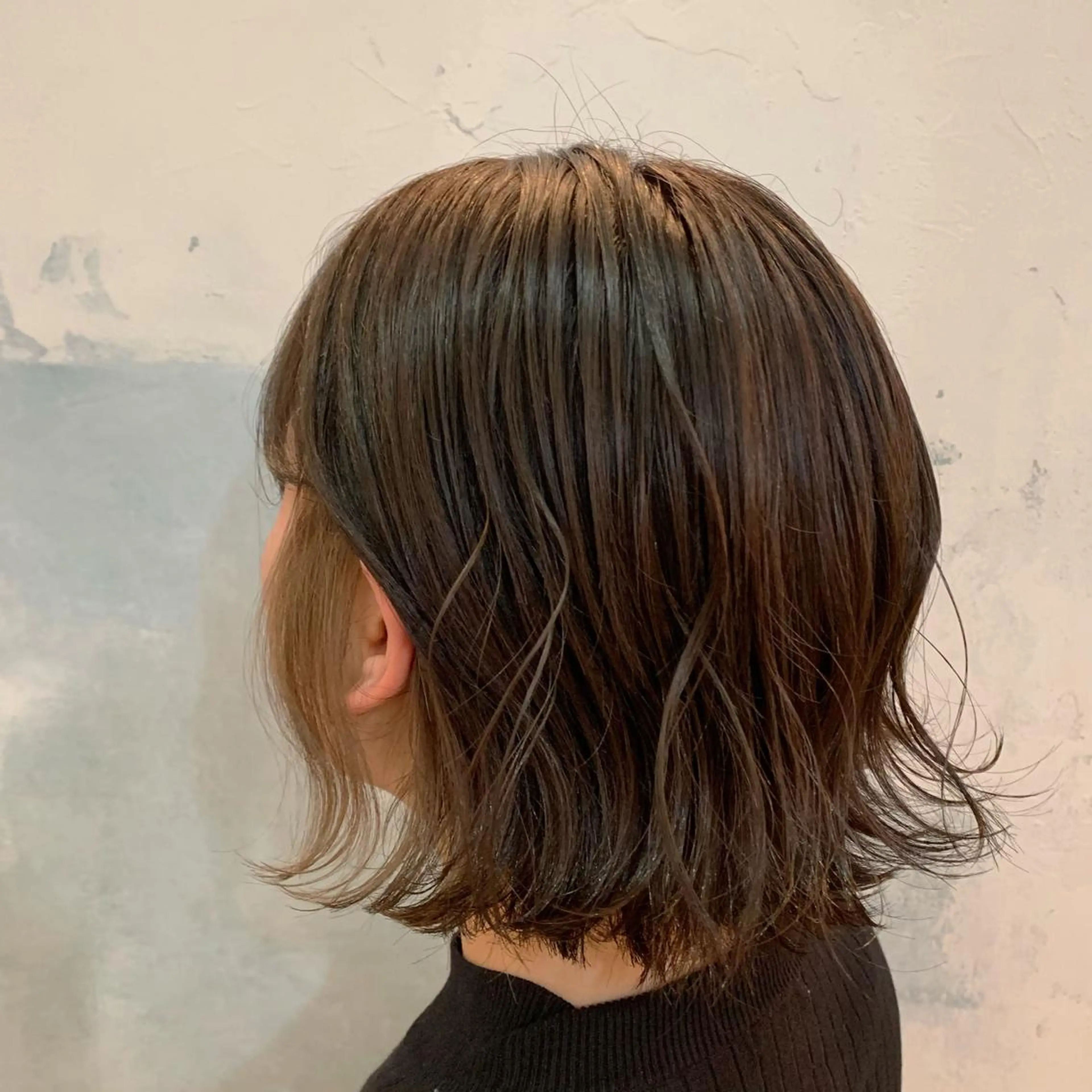 ショート カラー アッシュ ベージュカラー ブリーチ イヤリングカラー ヘアカラー トリートメント 🍑艶髪✖️暖色系 ✨momoka🍑のヘアスタイル