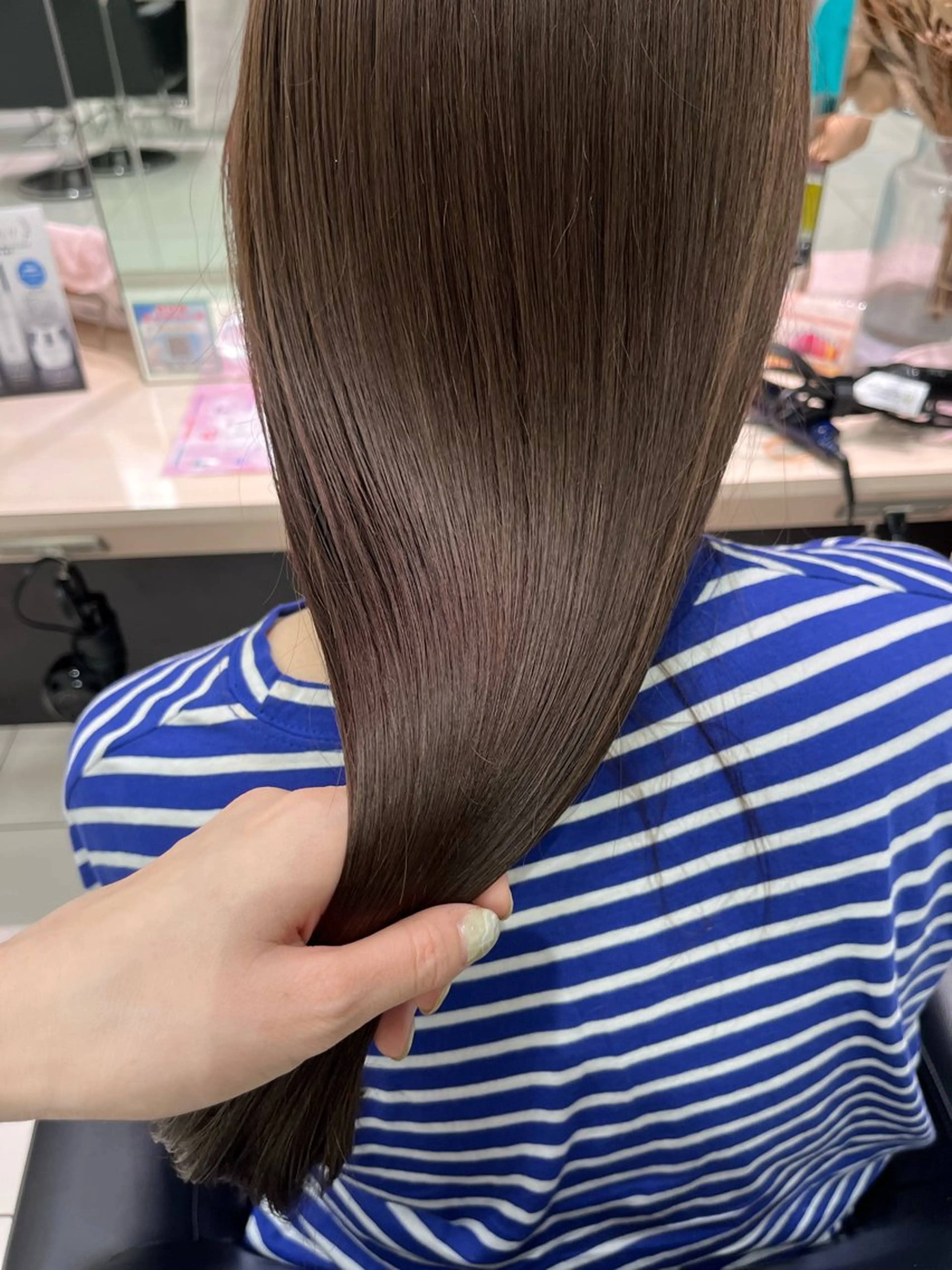 ロング ‎‪🩰 艶髪ト レンド しおり🔅のヘアスタイル