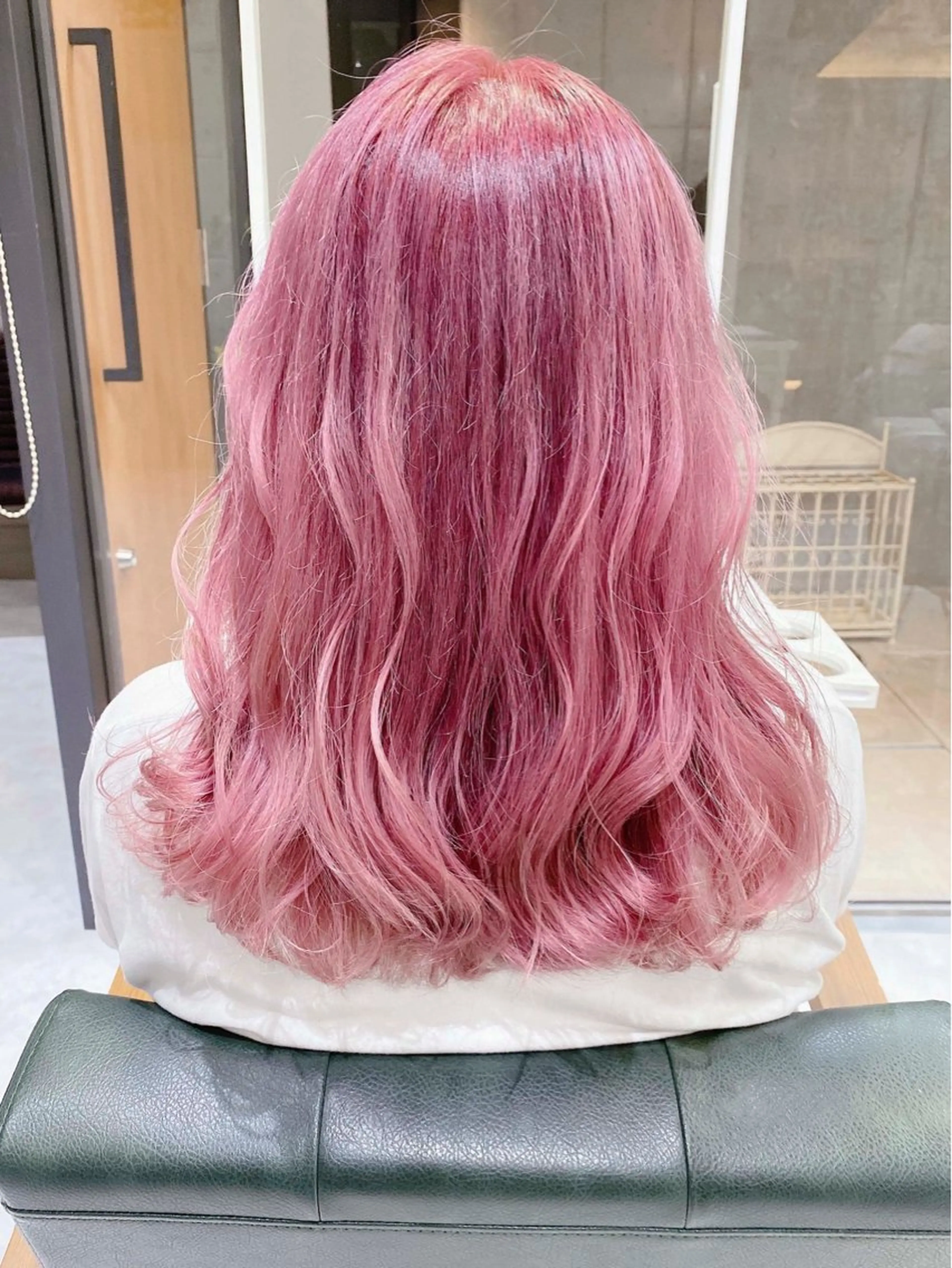 セミロング カラー ブリーチ 透明感カラー ハイトーンカラー ピンクカラー ピンクパープル 𝐍𝐚𝐧𝐚{ 原宿/ハイトーン🫧のヘアスタイル