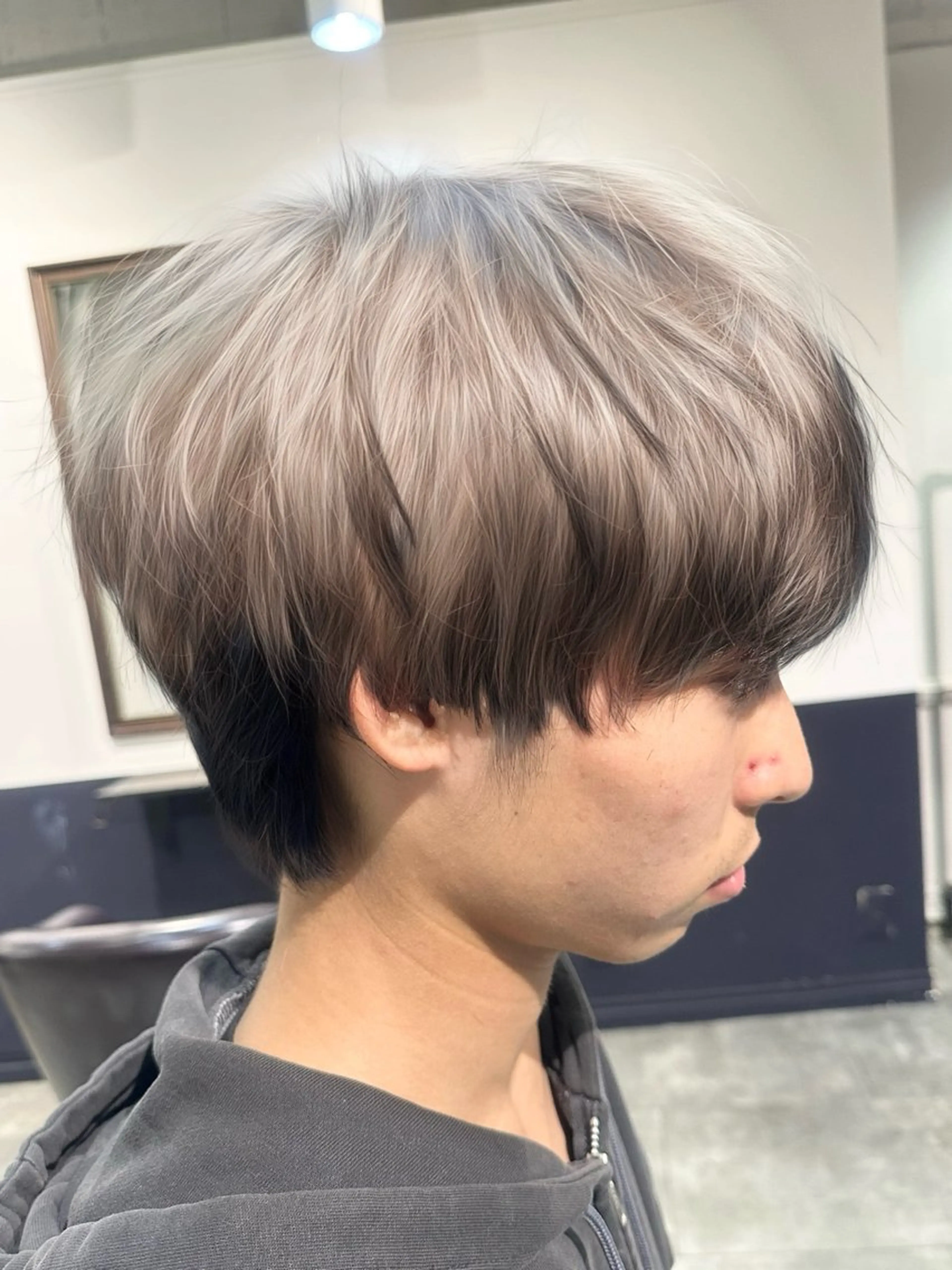 カット+ブリーチ+デザインカラーの写真