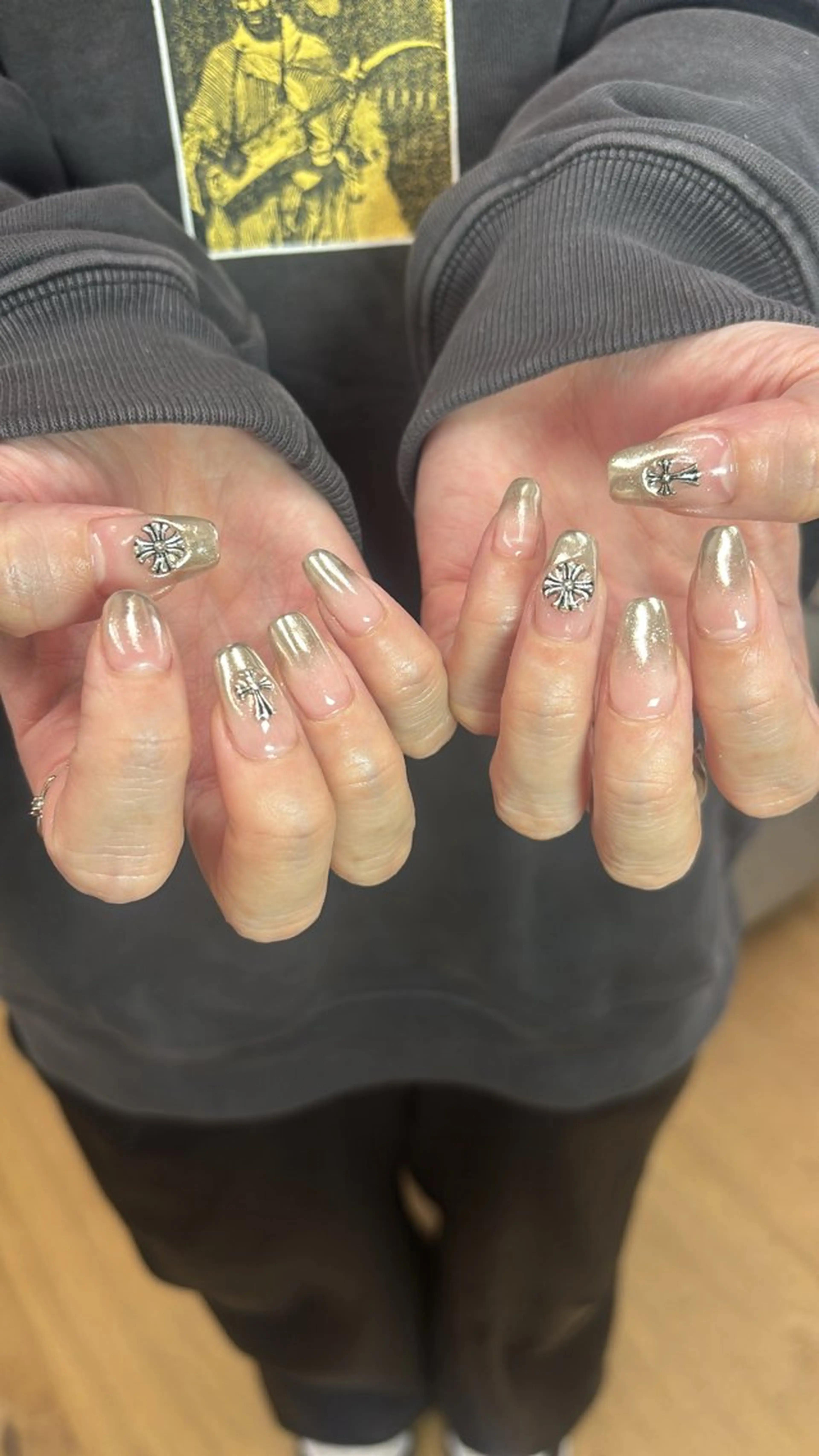 ネイル nailsalon　hue所属・小山 羽奈のネイルデザイン