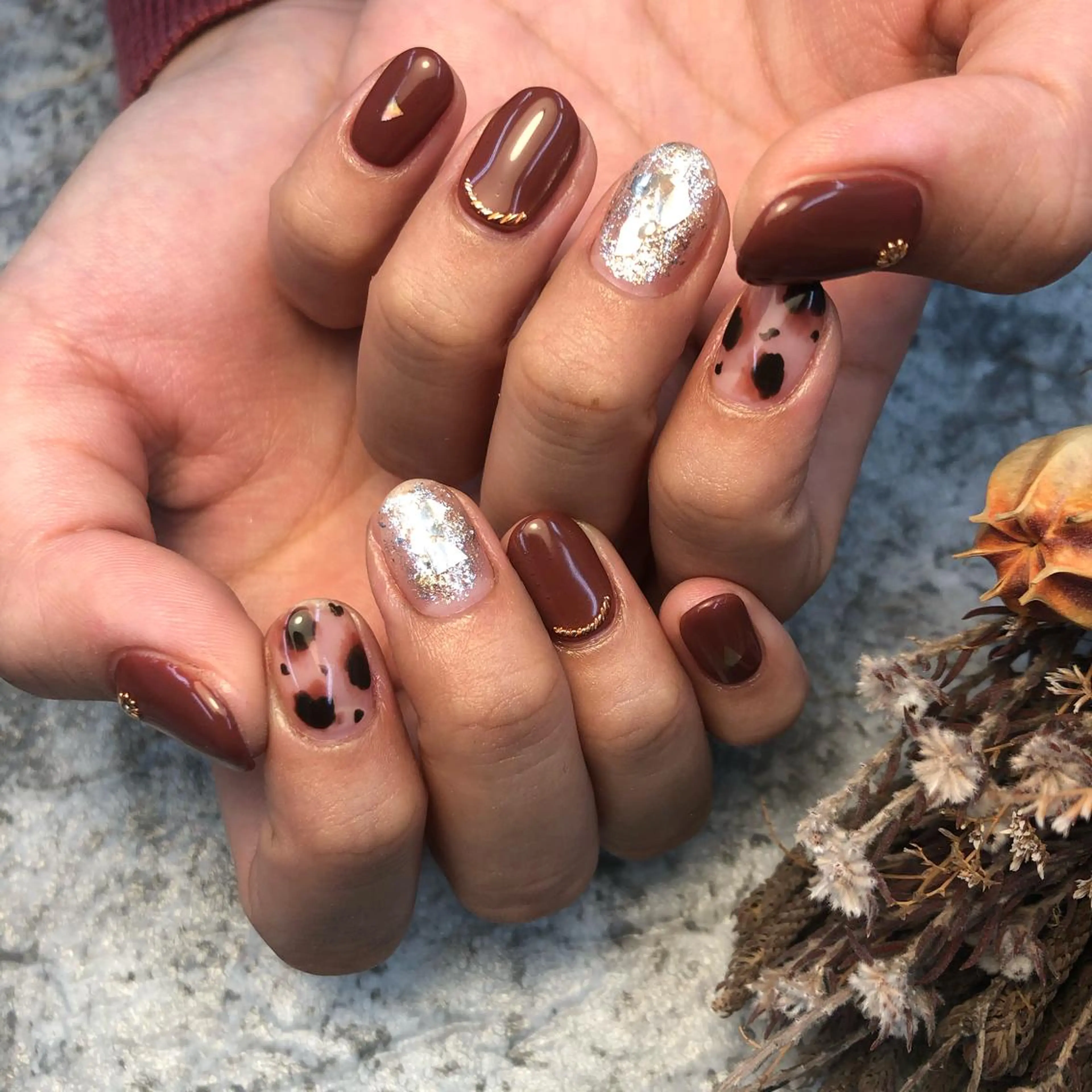 ネイル ストーンネイル ハンドネイル Nail salon Museのネイルデザイン