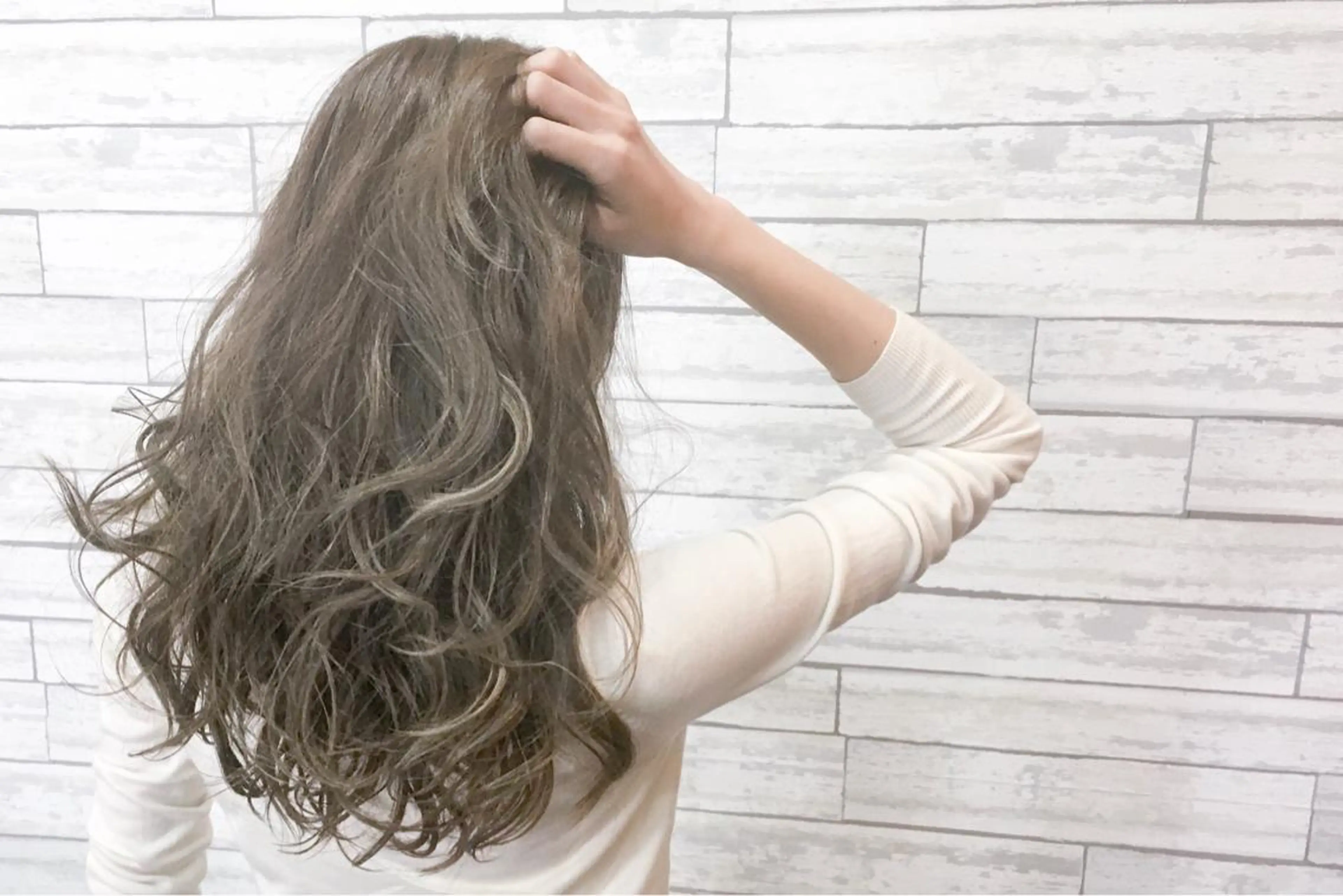 ロング カラー ヘアアレンジ 透明感カラー ダブルカラー グレージュ ハイライトカラー ハイライト ANBEL所属・ANBEL代表 西尾裕樹のヘアスタイル
