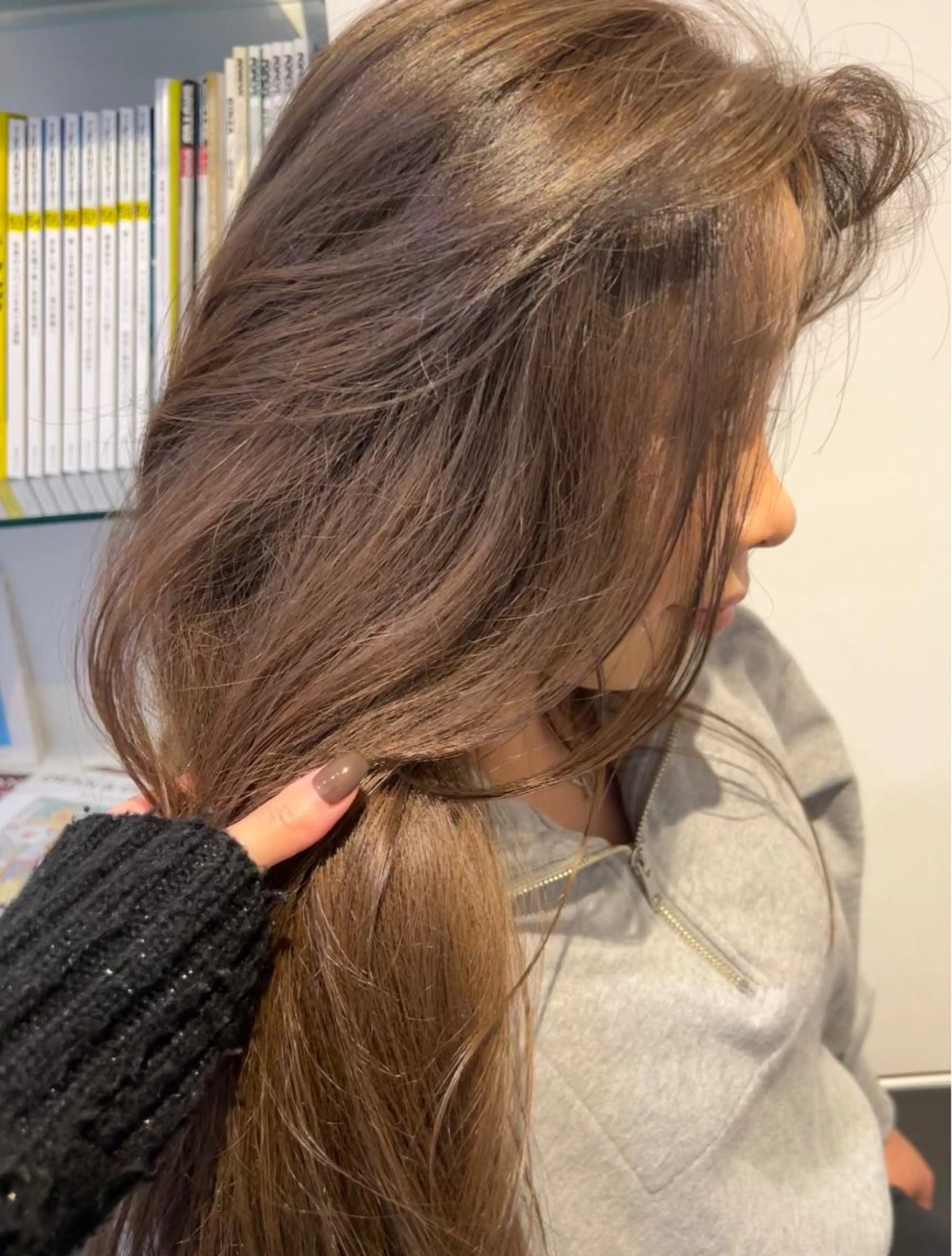 セミロング ヘアカラー KOCHAB本山所属・三谷 はるなのヘアスタイル