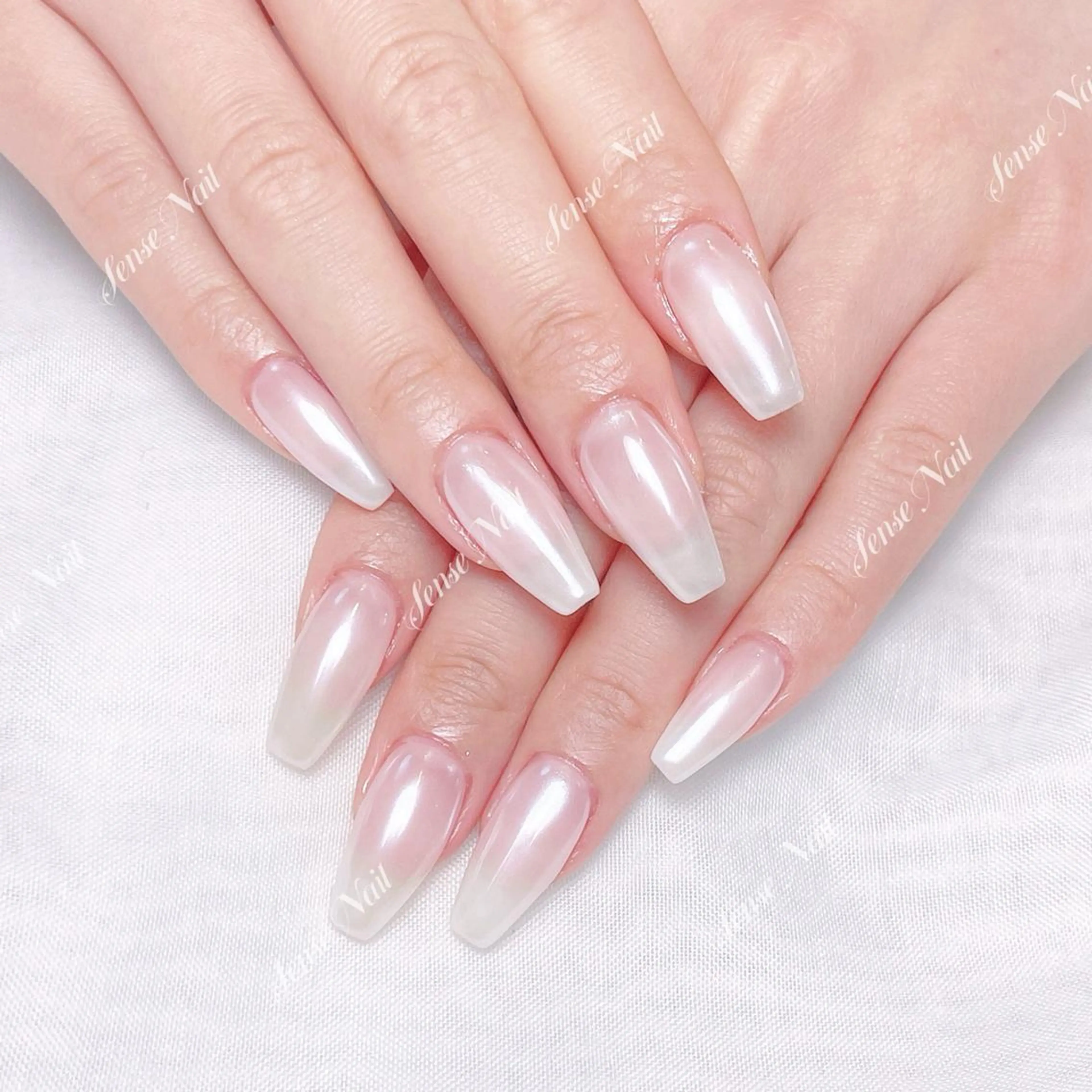 ネイル ハンドネイル ハンドケア Queening 🦋のネイルデザイン