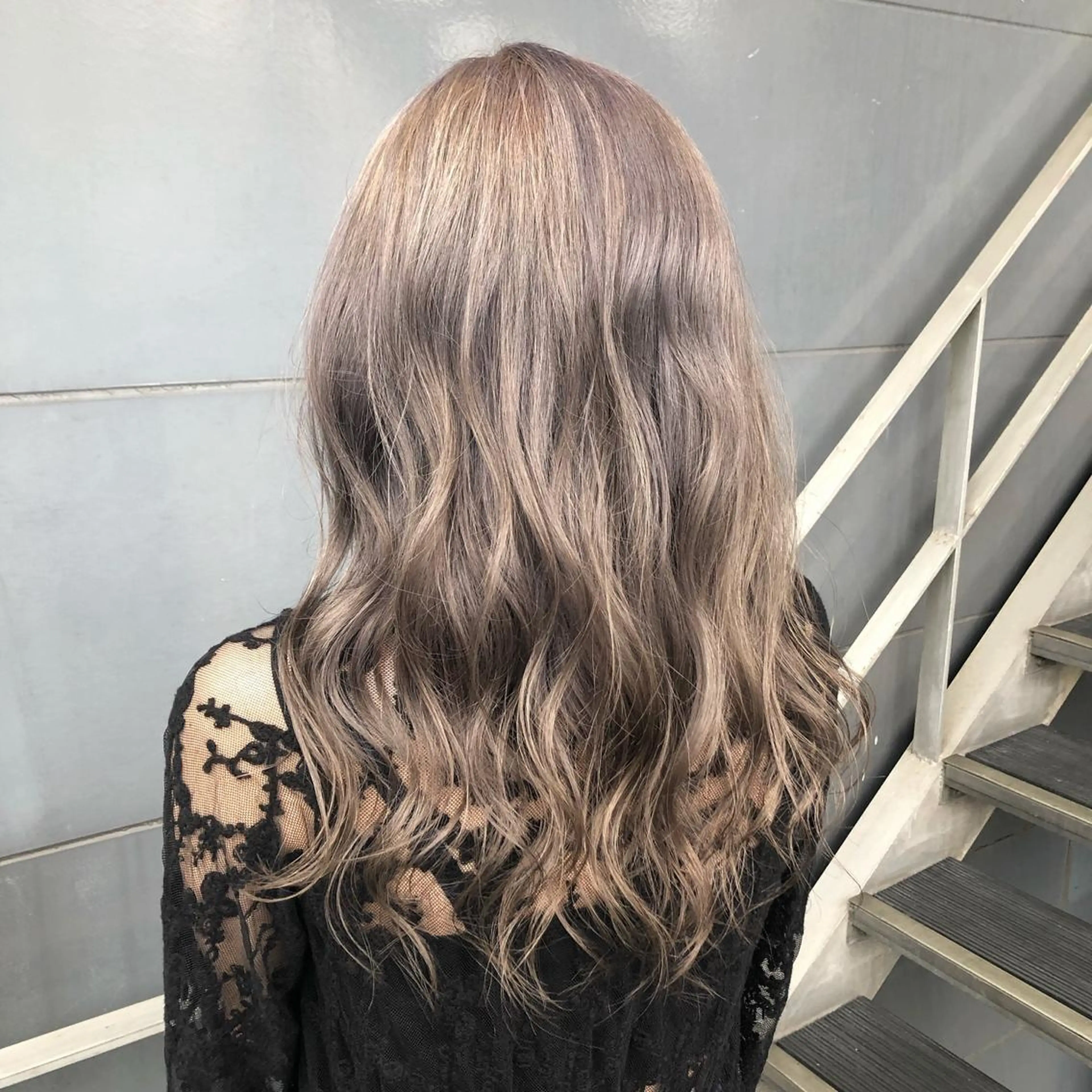 ロング カラー グレージュ パープルカラー パープルグレージュ 女性リピ90%🍨 🩷佐藤みずきのヘアスタイル